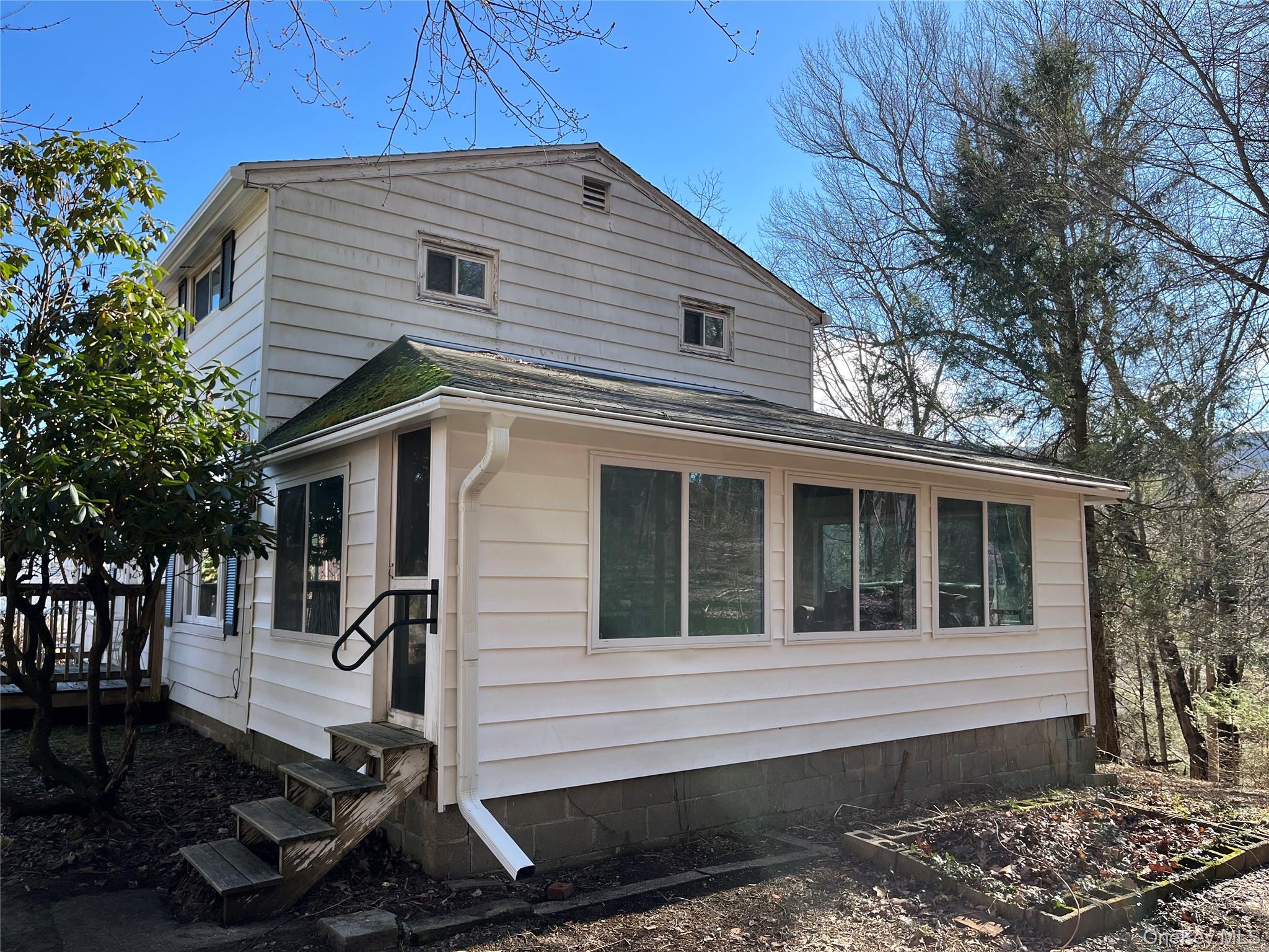 #3 photo, 18 E Clifford Street, 뉴욕주 Ellenville , NY 12428