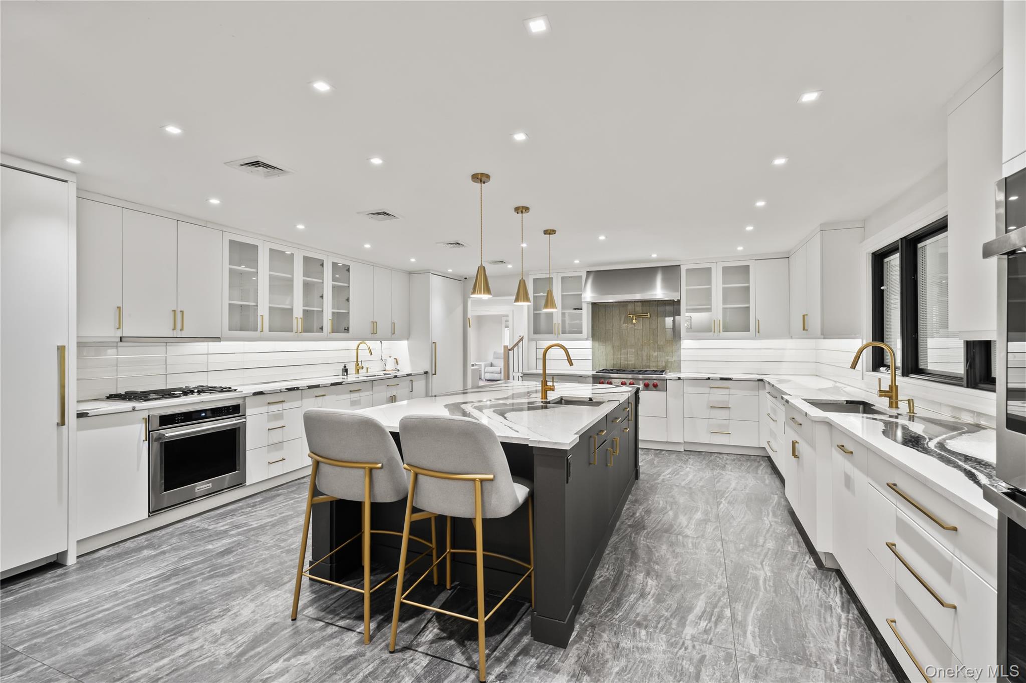 #12 photo, 20 Algonquin Circle, 뉴욕주 Airmont , NY 10952