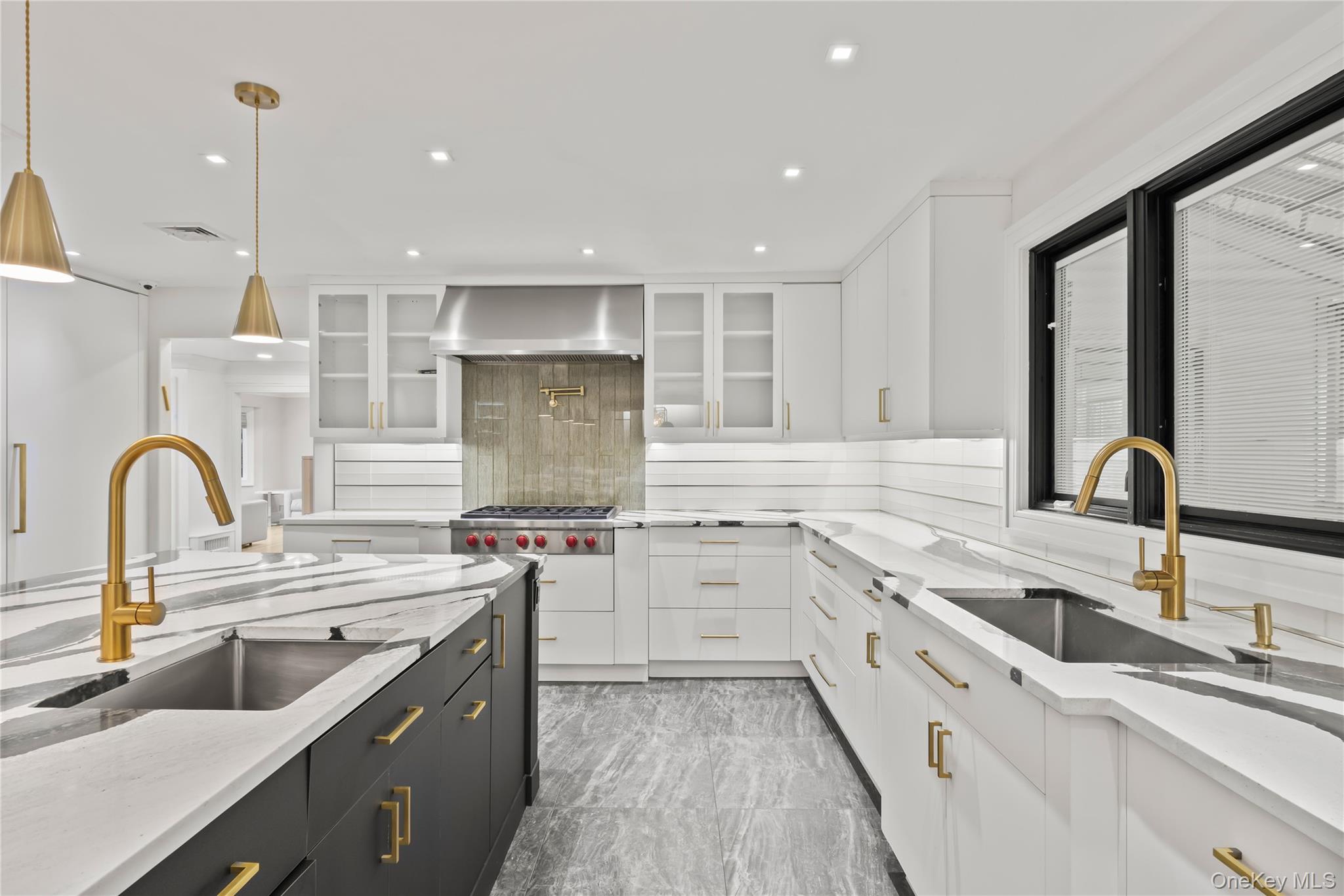 #13 photo, 20 Algonquin Circle, 뉴욕주 Airmont , NY 10952