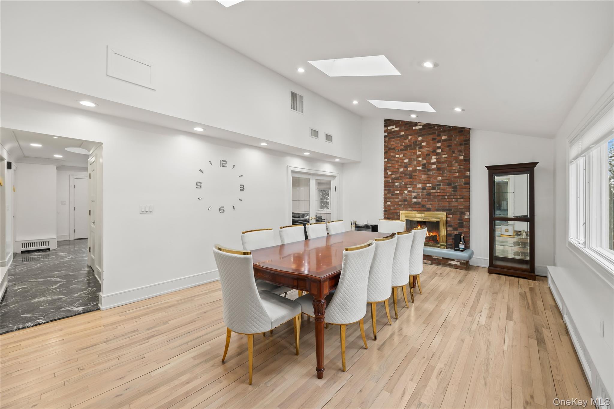 #18 photo, 20 Algonquin Circle, 뉴욕주 Airmont , NY 10952