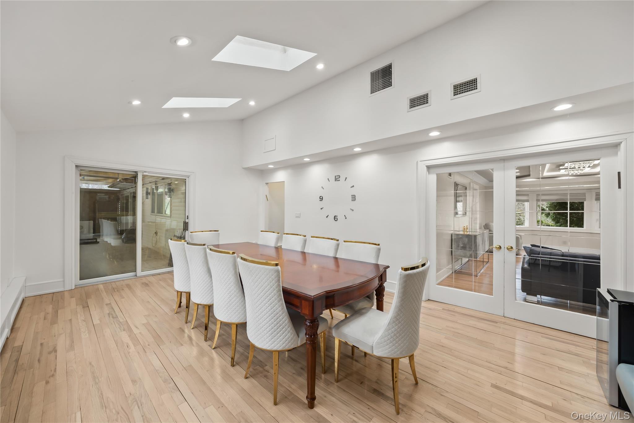 #19 photo, 20 Algonquin Circle, 뉴욕주 Airmont , NY 10952