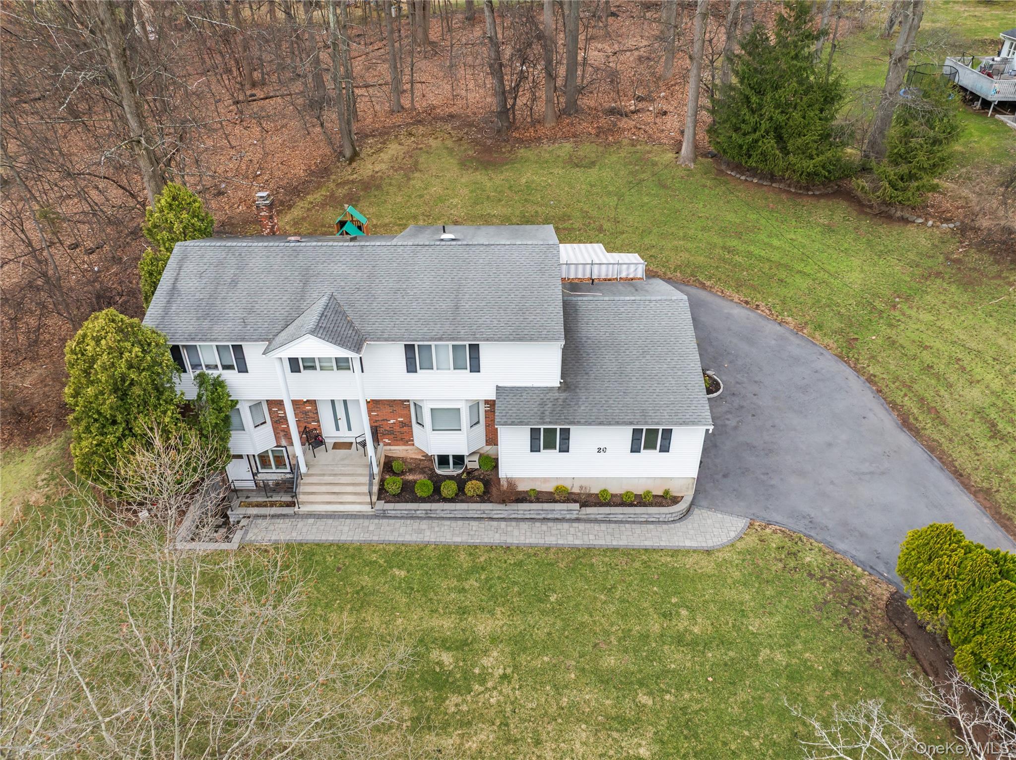 #2 photo, 20 Algonquin Circle, 뉴욕주 Airmont , NY 10952