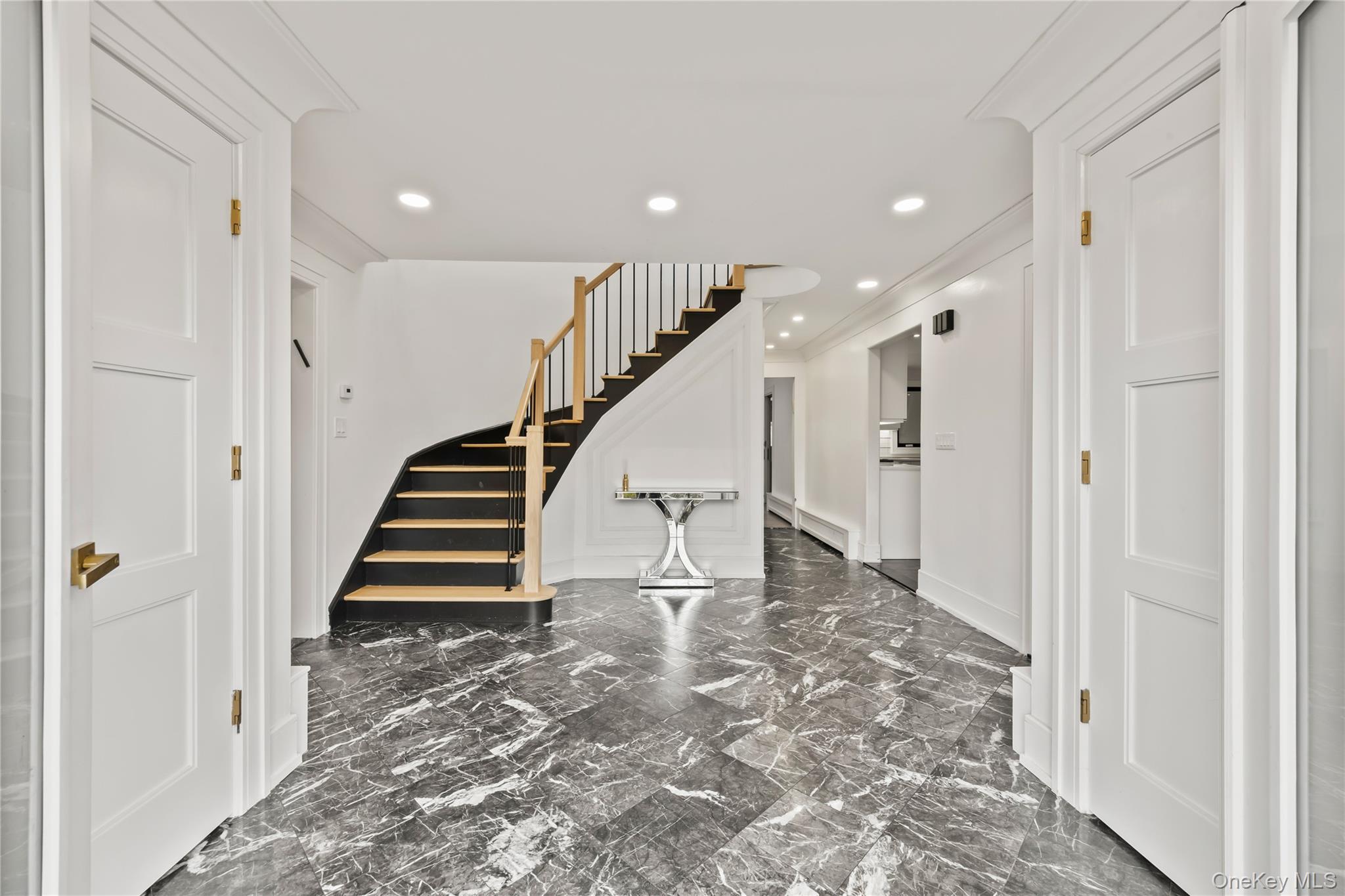 #8 photo, 20 Algonquin Circle, 뉴욕주 Airmont , NY 10952