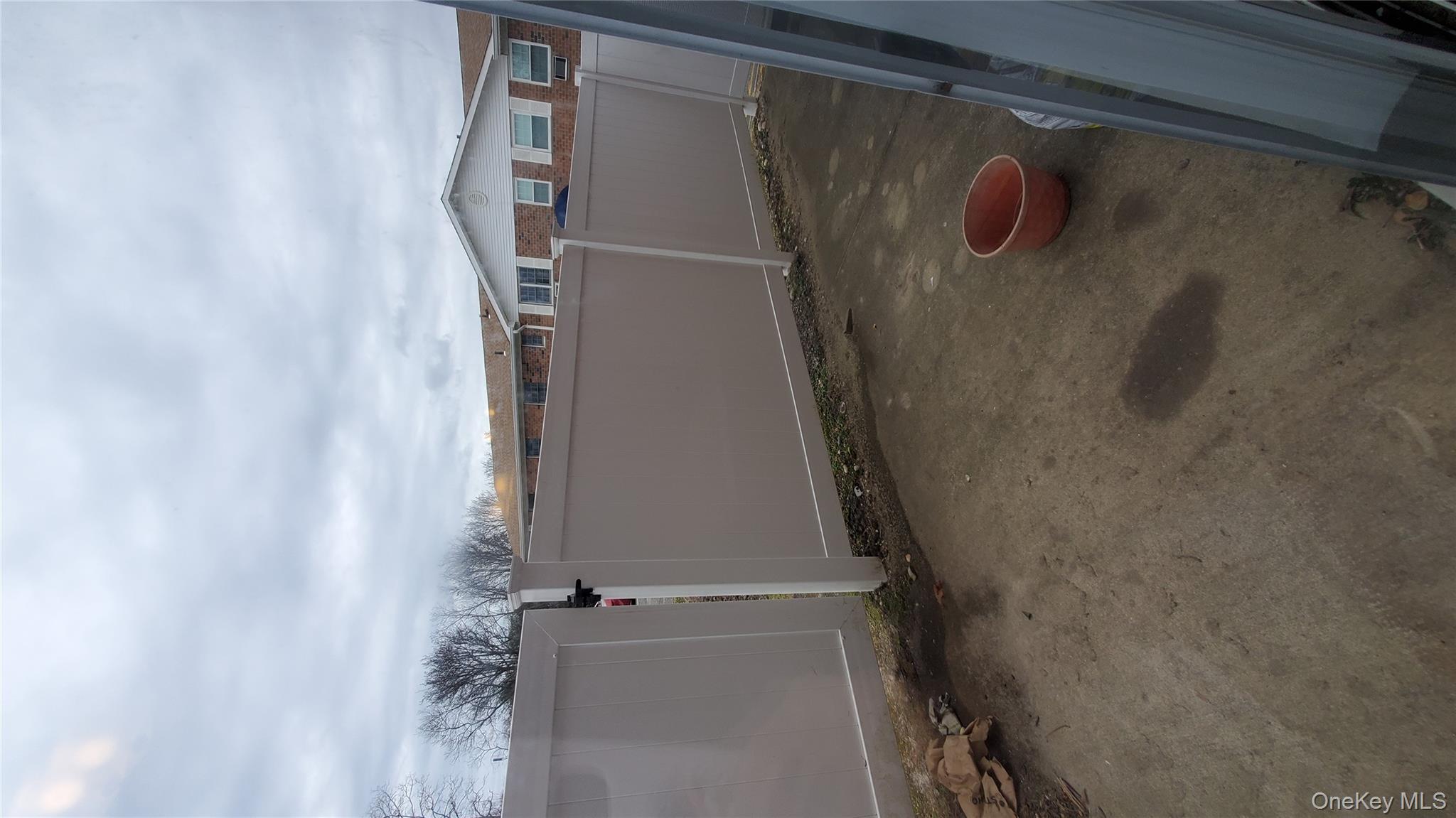 #19 photo, 460 Old Town Road, सफ़ोक काउंटी Port Jefferson Station , NY 11776