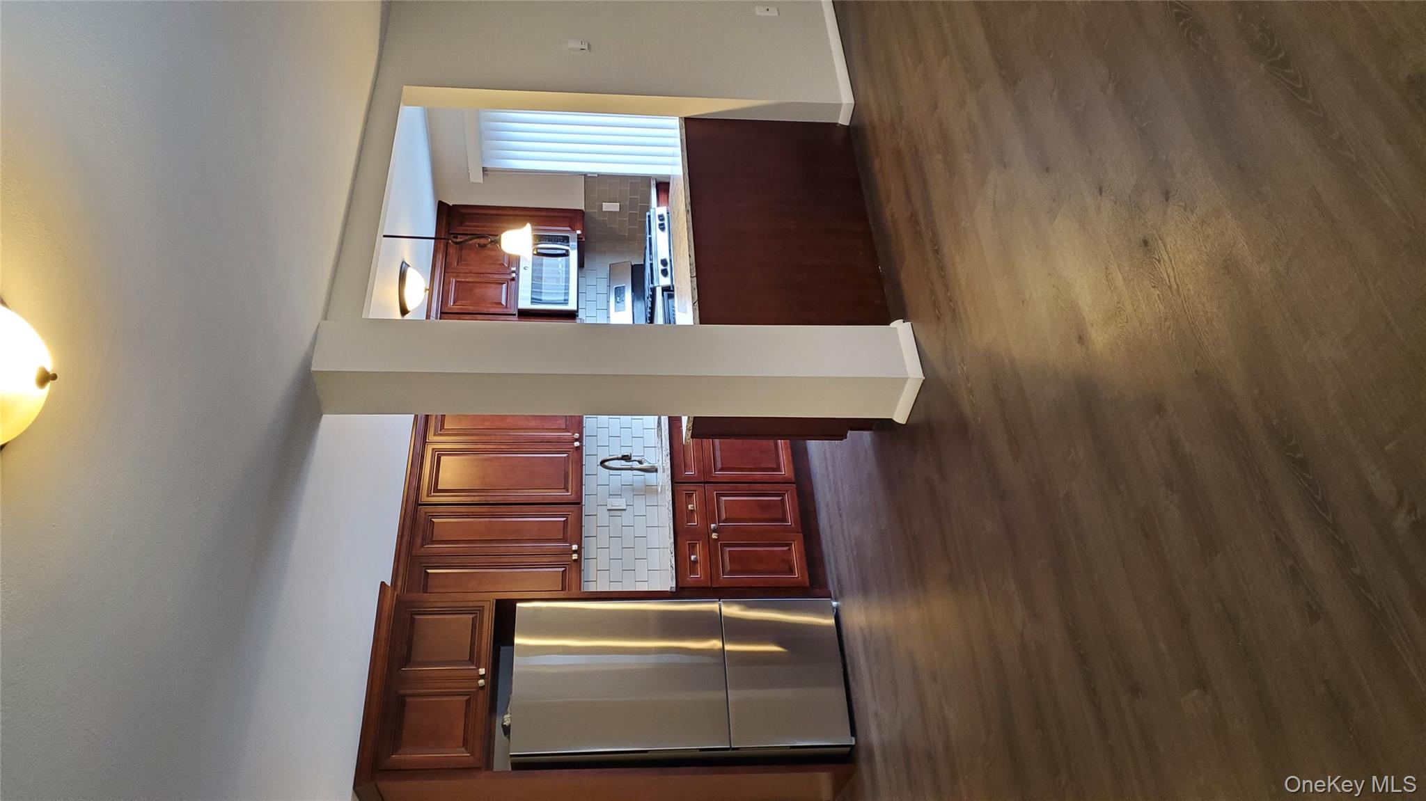 #2 photo, 460 Old Town Road, सफ़ोक काउंटी Port Jefferson Station , NY 11776