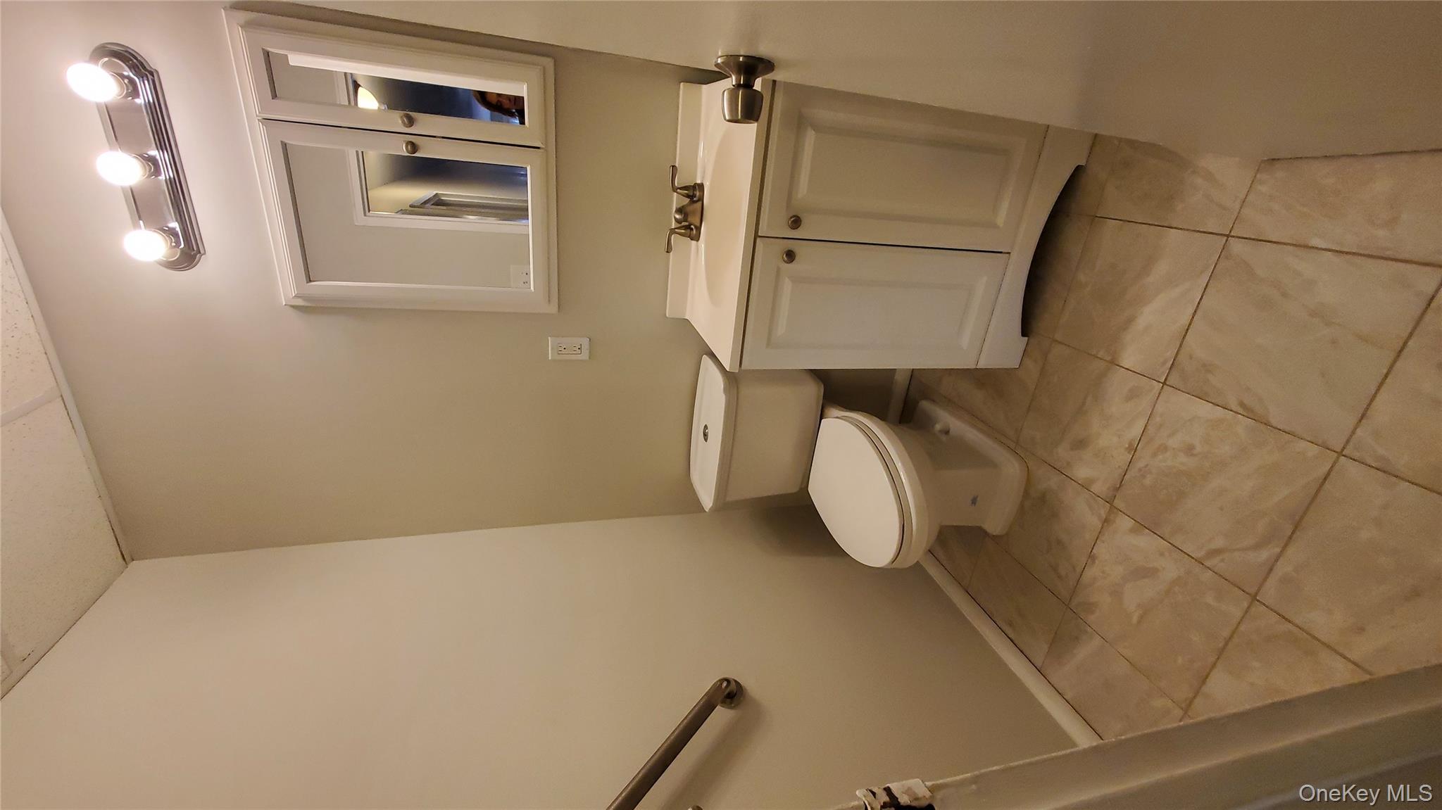 #6 photo, 460 Old Town Road, सफ़ोक काउंटी Port Jefferson Station , NY 11776