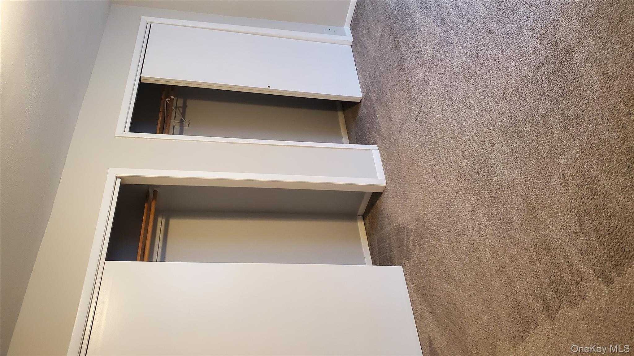 #8 photo, 460 Old Town Road, सफ़ोक काउंटी Port Jefferson Station , NY 11776