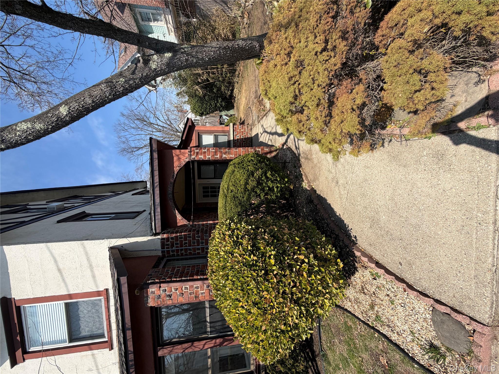 #2 photo, 65 Summit Ave, Sea Cliff , NY 11579