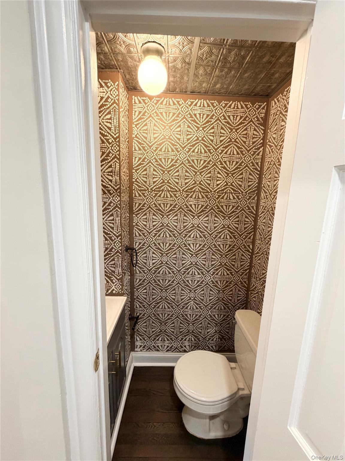 #7 photo, 65 Summit Ave, Sea Cliff , NY 11579