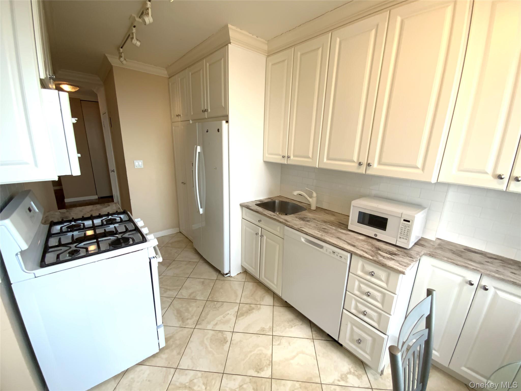 #10 photo, 27110 Grand Central Parkway, Floral Park , NY 11005