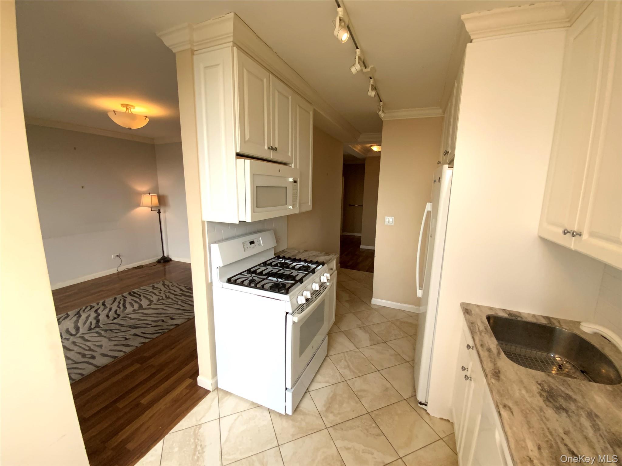 #13 photo, 27110 Grand Central Parkway, Floral Park , NY 11005