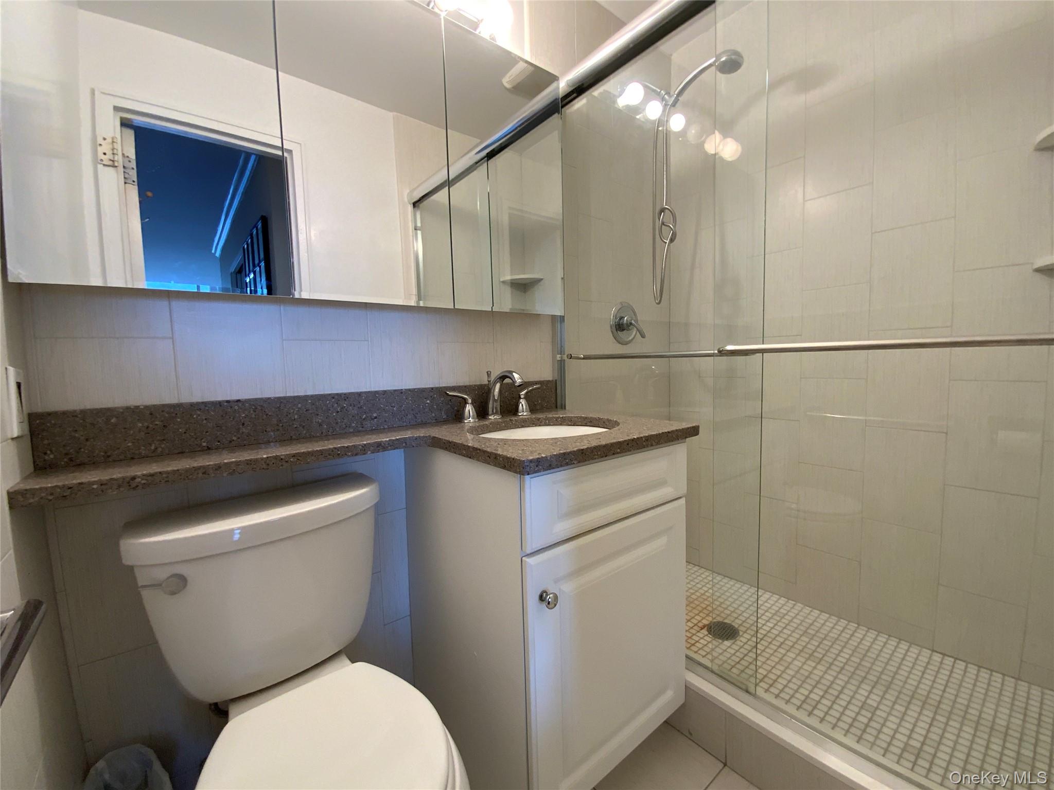 #17 photo, 27110 Grand Central Parkway, Floral Park , NY 11005