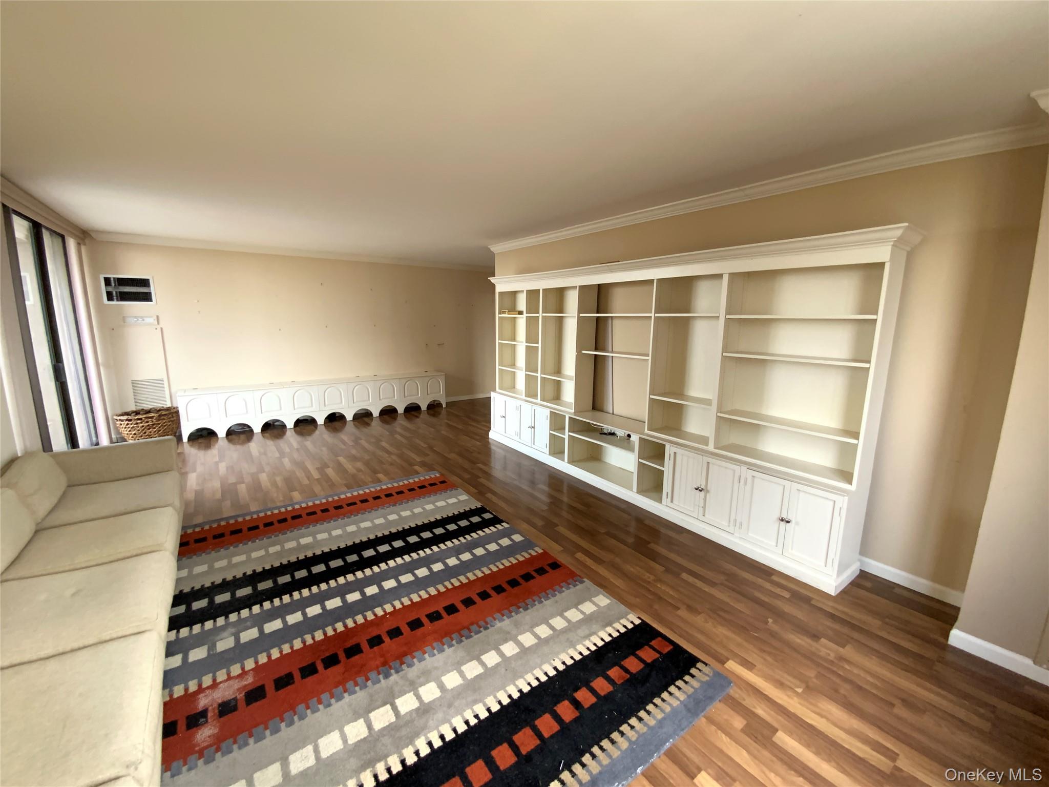 #5 photo, 27110 Grand Central Parkway, Floral Park , NY 11005