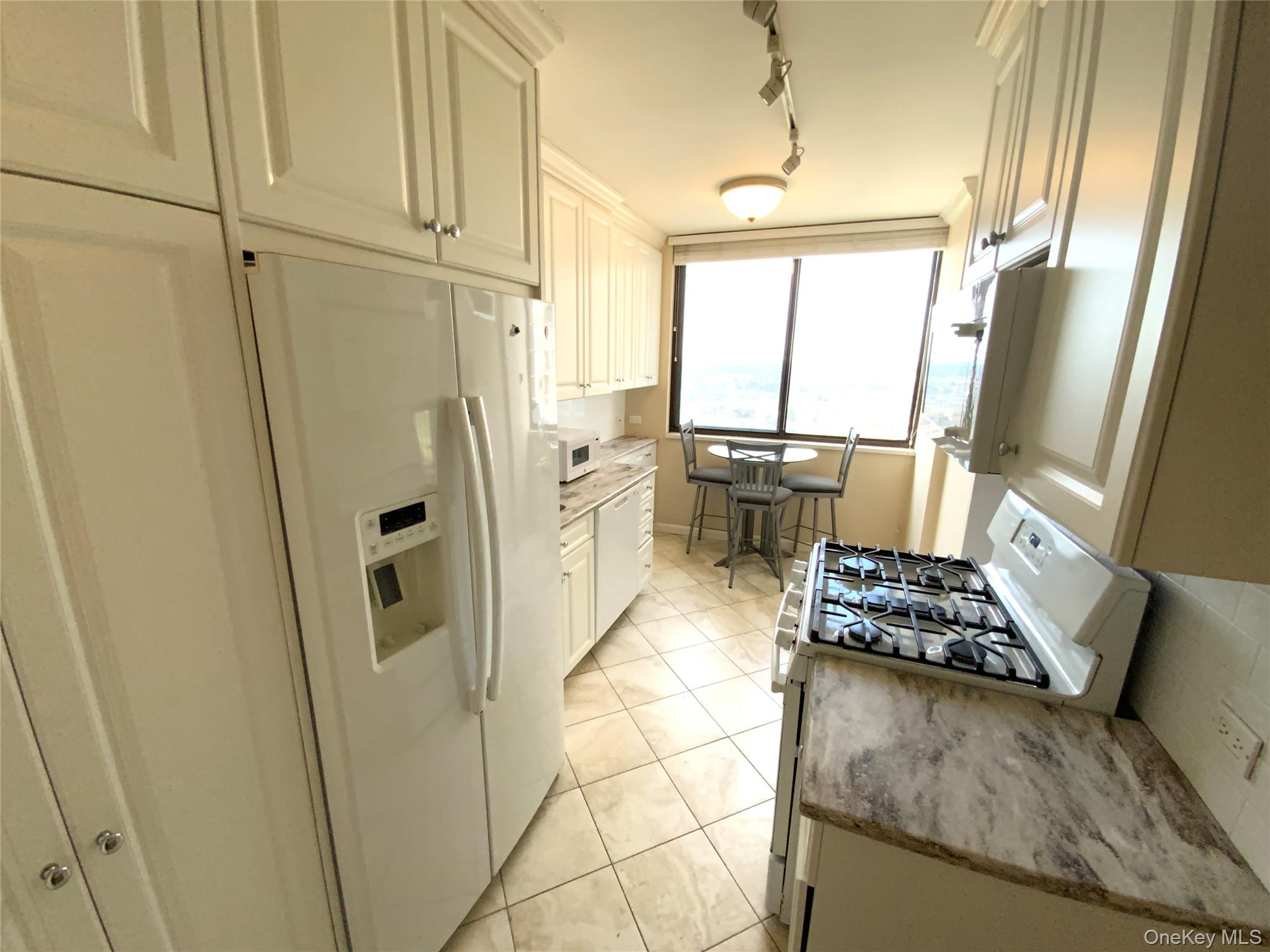 #8 photo, 27110 Grand Central Parkway, Floral Park , NY 11005