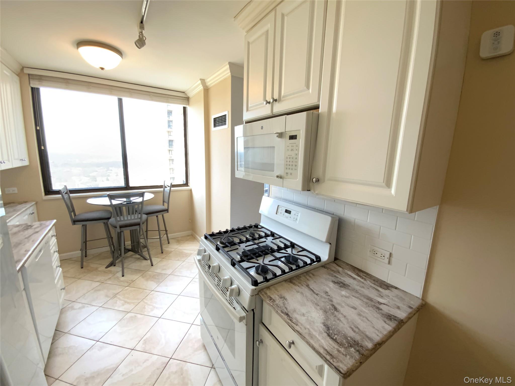 #9 photo, 27110 Grand Central Parkway, Floral Park , NY 11005