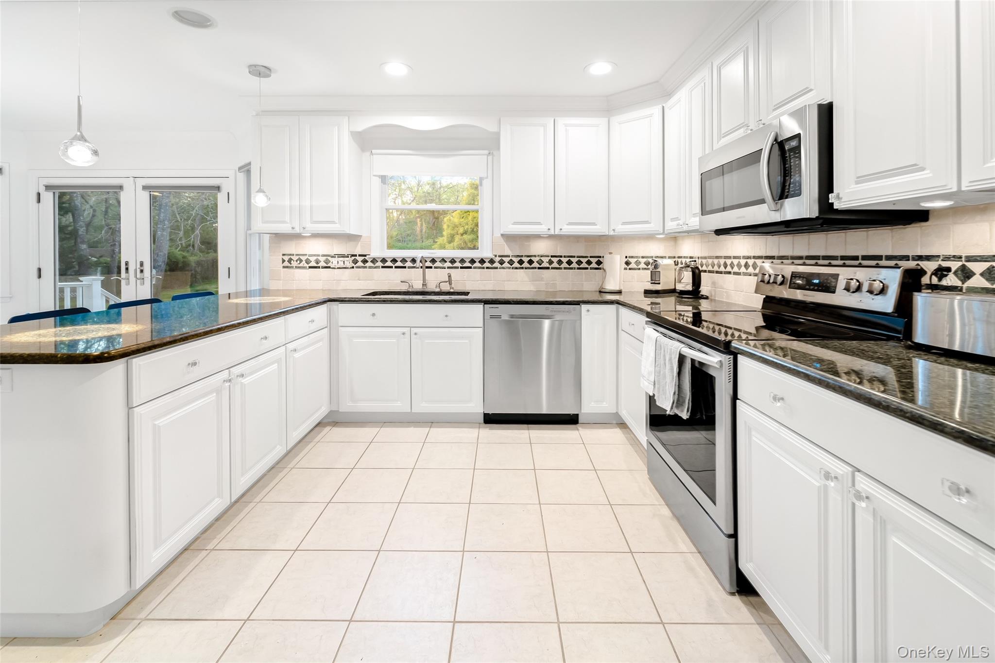 #14 photo, 212 Fairway Drive, Саффолк ‖ Wading River , NY 11792