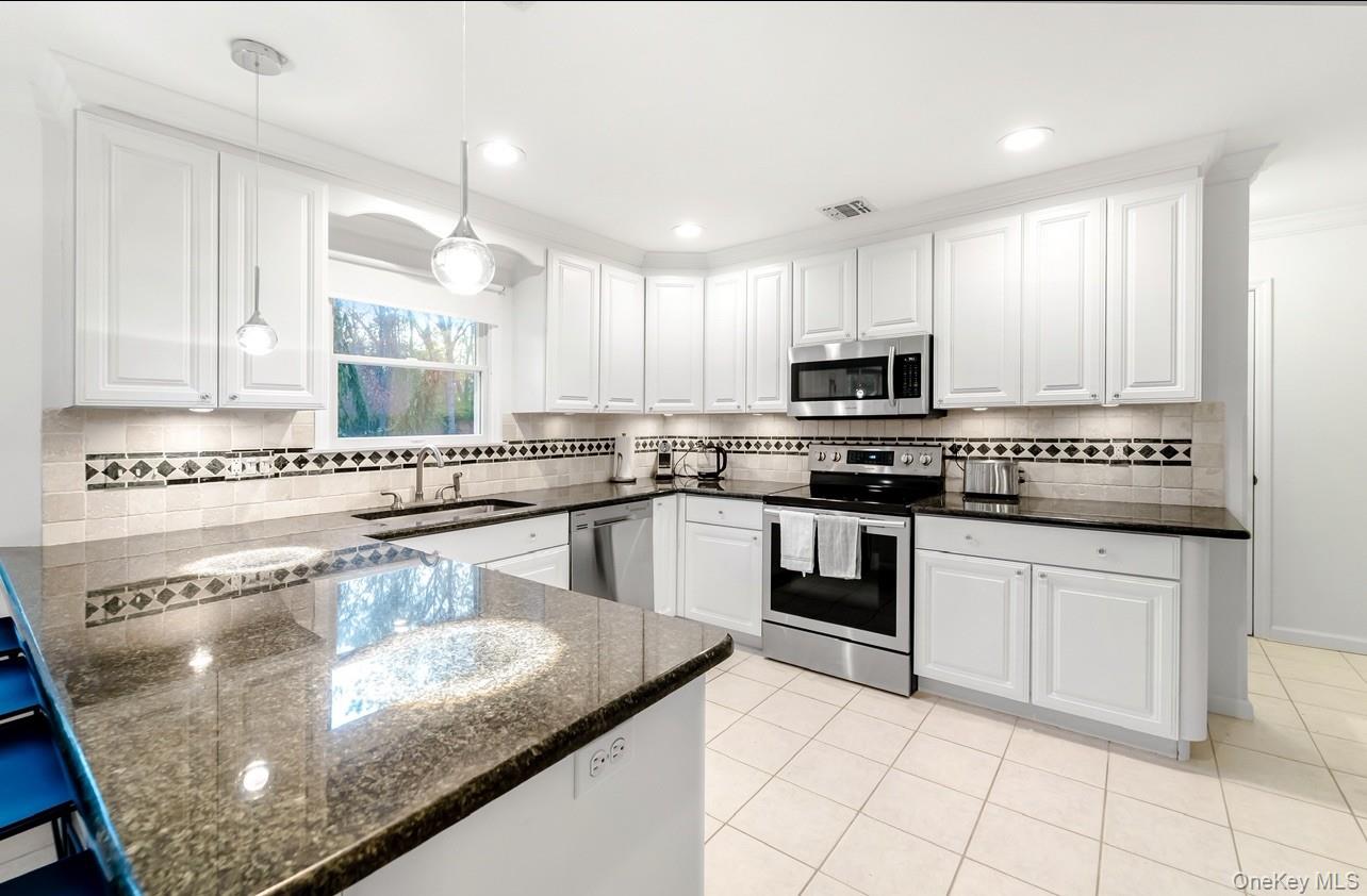 #15 photo, 212 Fairway Drive, Саффолк ‖ Wading River , NY 11792