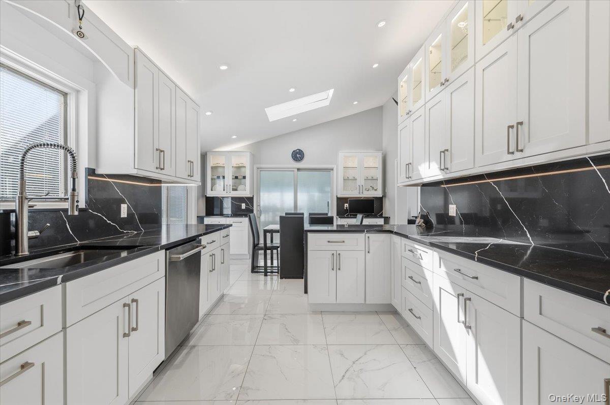 #11 photo, 98 Barry Lane, 長島 Syosset , NY 11791