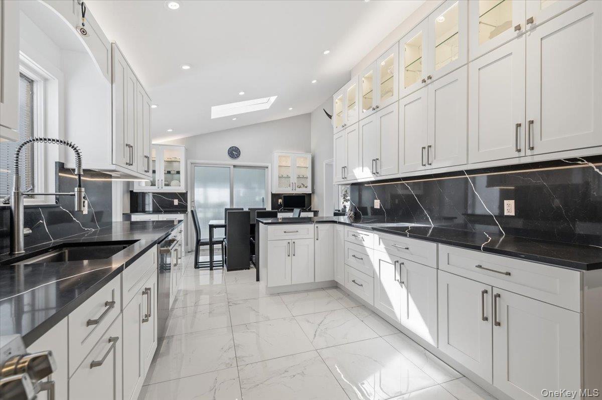 #12 photo, 98 Barry Lane, 長島 Syosset , NY 11791