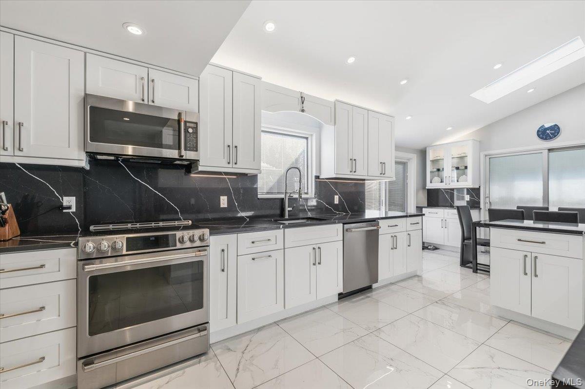 #13 photo, 98 Barry Lane, 長島 Syosset , NY 11791