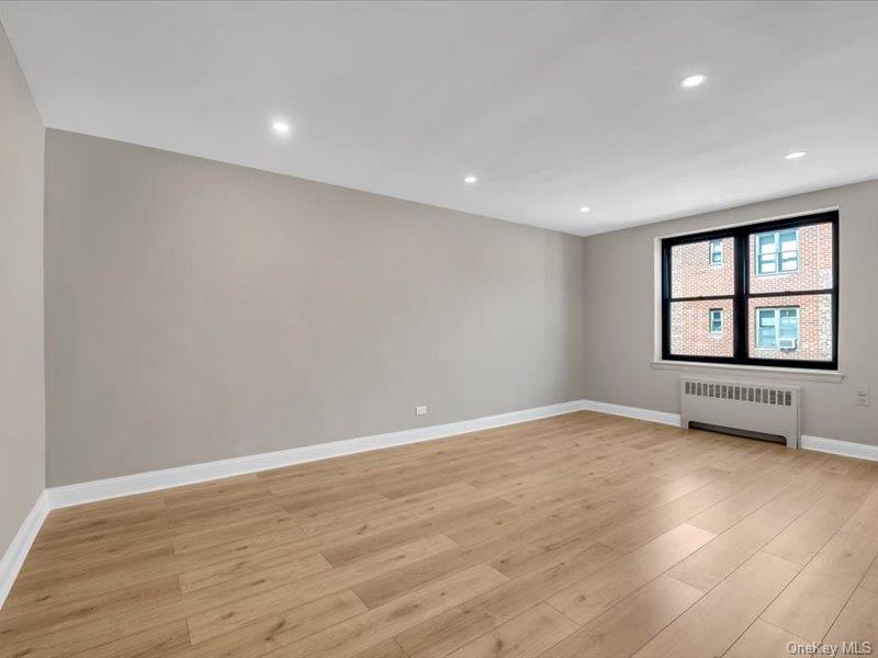 #4 photo, 88-09 Northern Blvd, 皇后区 艾姆赫斯特 East Elmhurst , NY 11369