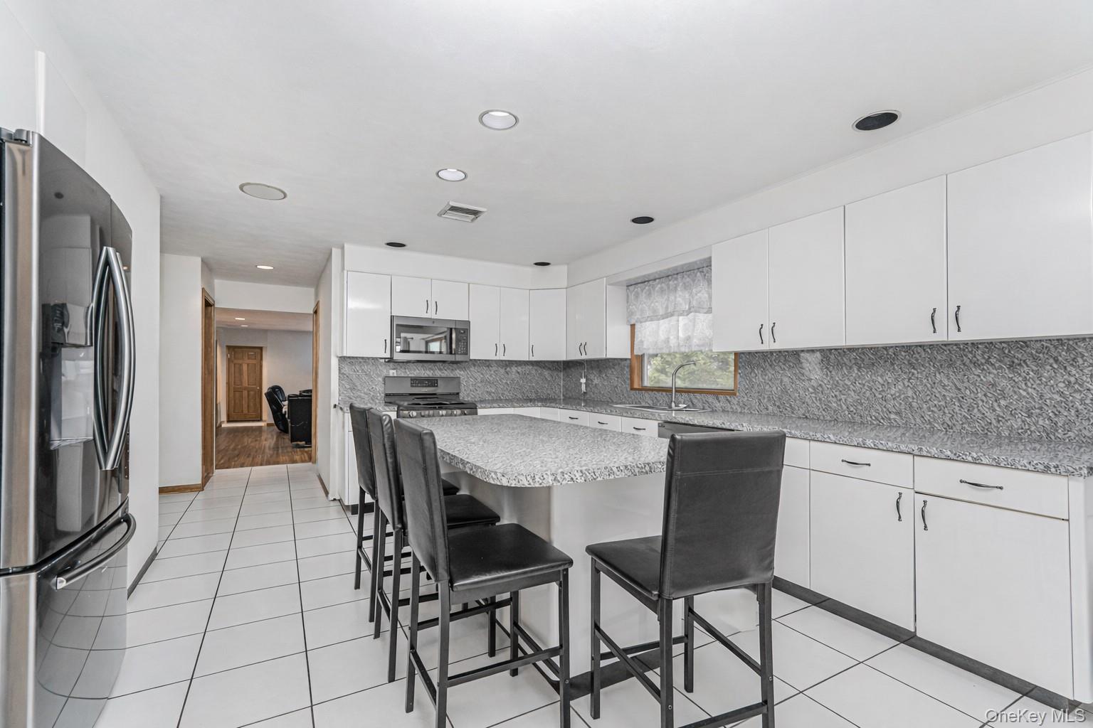 #6 photo, 201 Arbutus Avenue, סטטן איילנד Staten Island , NY 10312