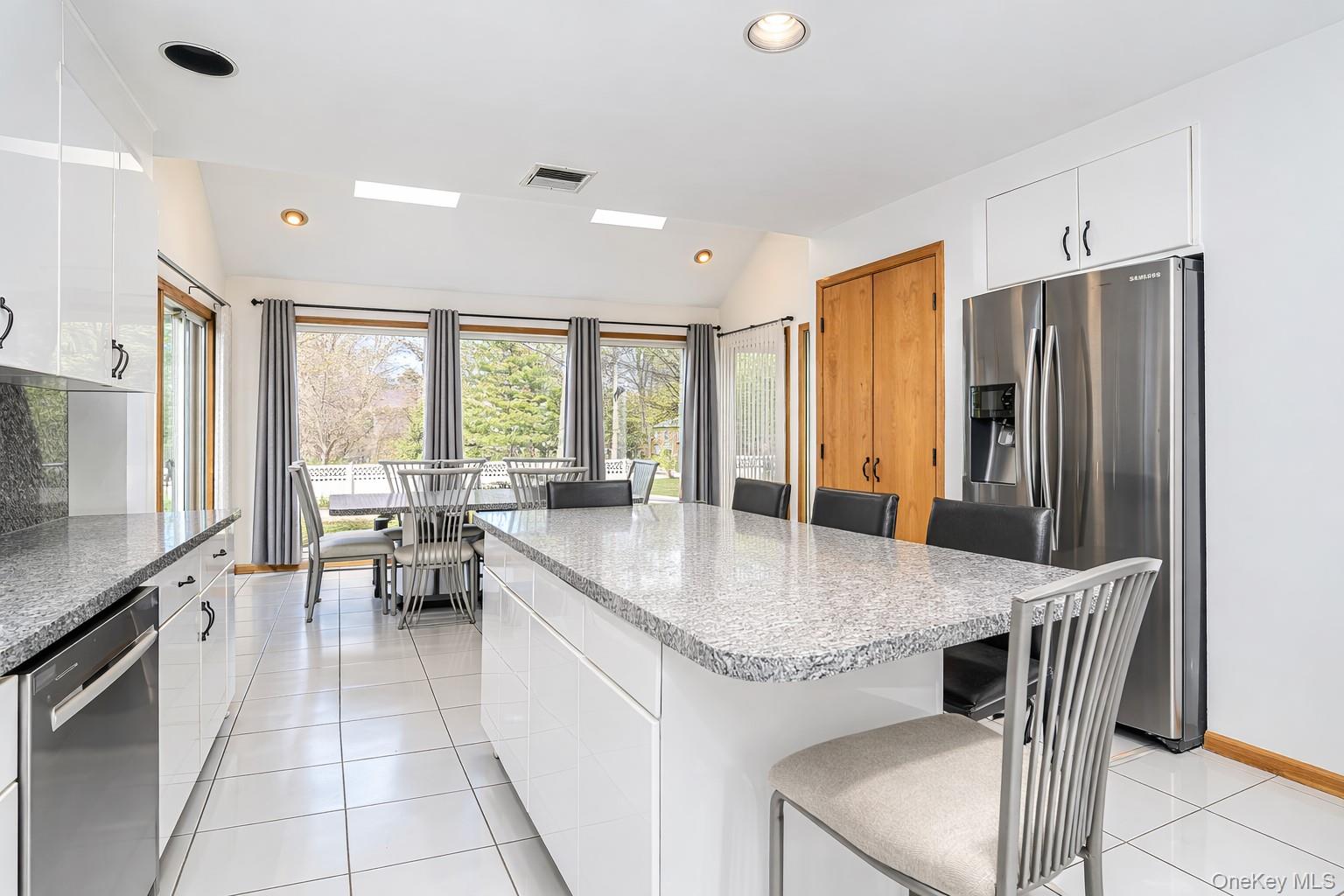 #8 photo, 201 Arbutus Avenue, סטטן איילנד Staten Island , NY 10312