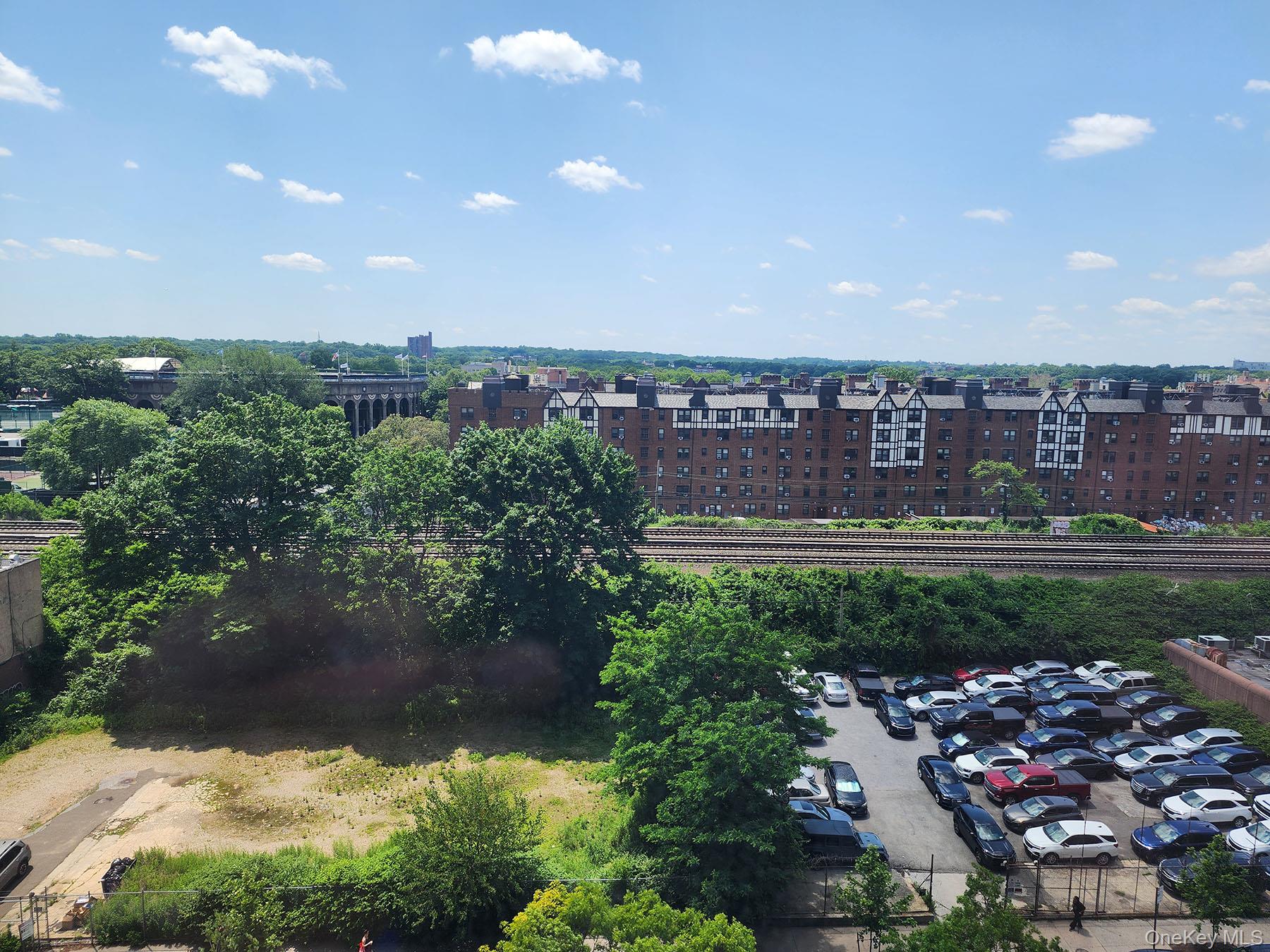 #9 photo, 70-25 Yellowstone Boulevard, 皇后區 Forest Hills , NY 11375