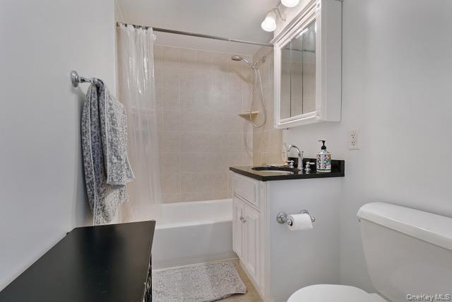 #12 photo, 136 Beach 117th Street, קווינס Rockaway Park , NY 11694