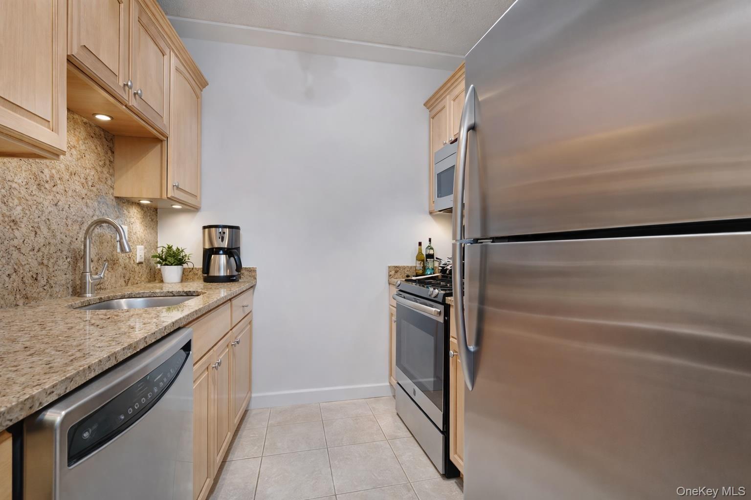 #4 photo, 136 Beach 117th Street, קווינס Rockaway Park , NY 11694