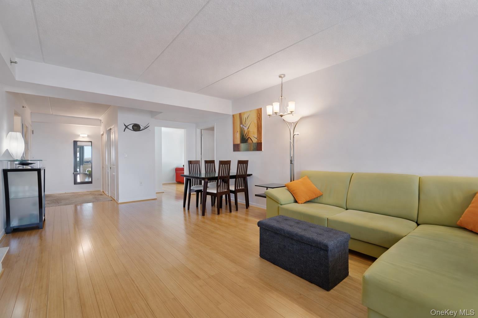 #5 photo, 136 Beach 117th Street, קווינס Rockaway Park , NY 11694