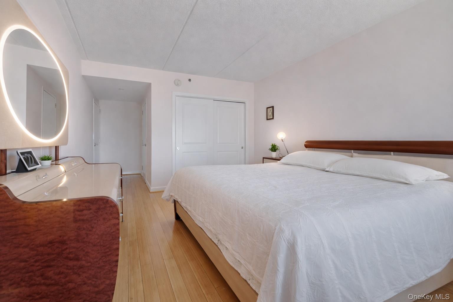 #8 photo, 136 Beach 117th Street, קווינס Rockaway Park , NY 11694