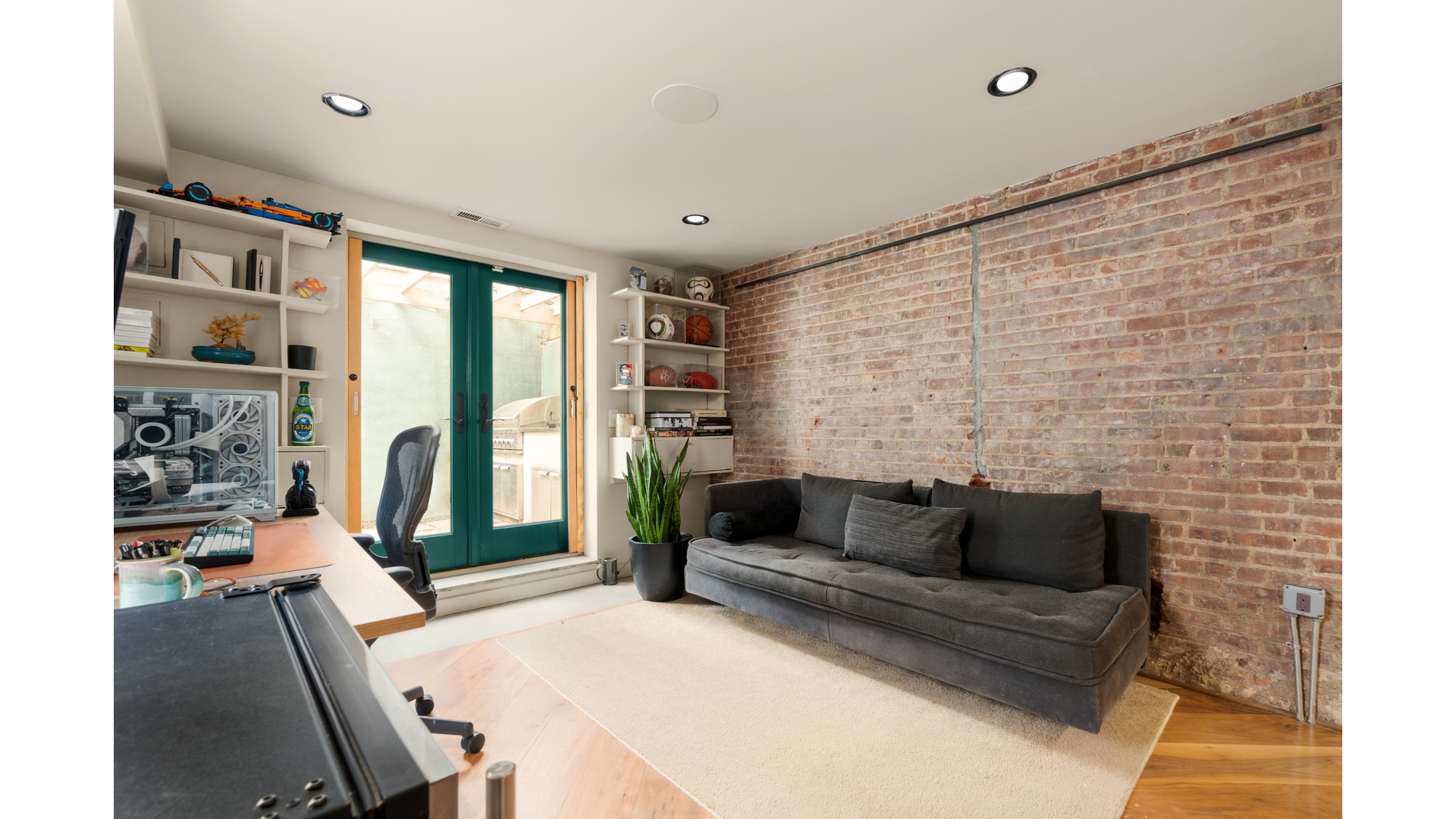 #7 photo, 357 W 29TH Street, Chelsea , NY 10001