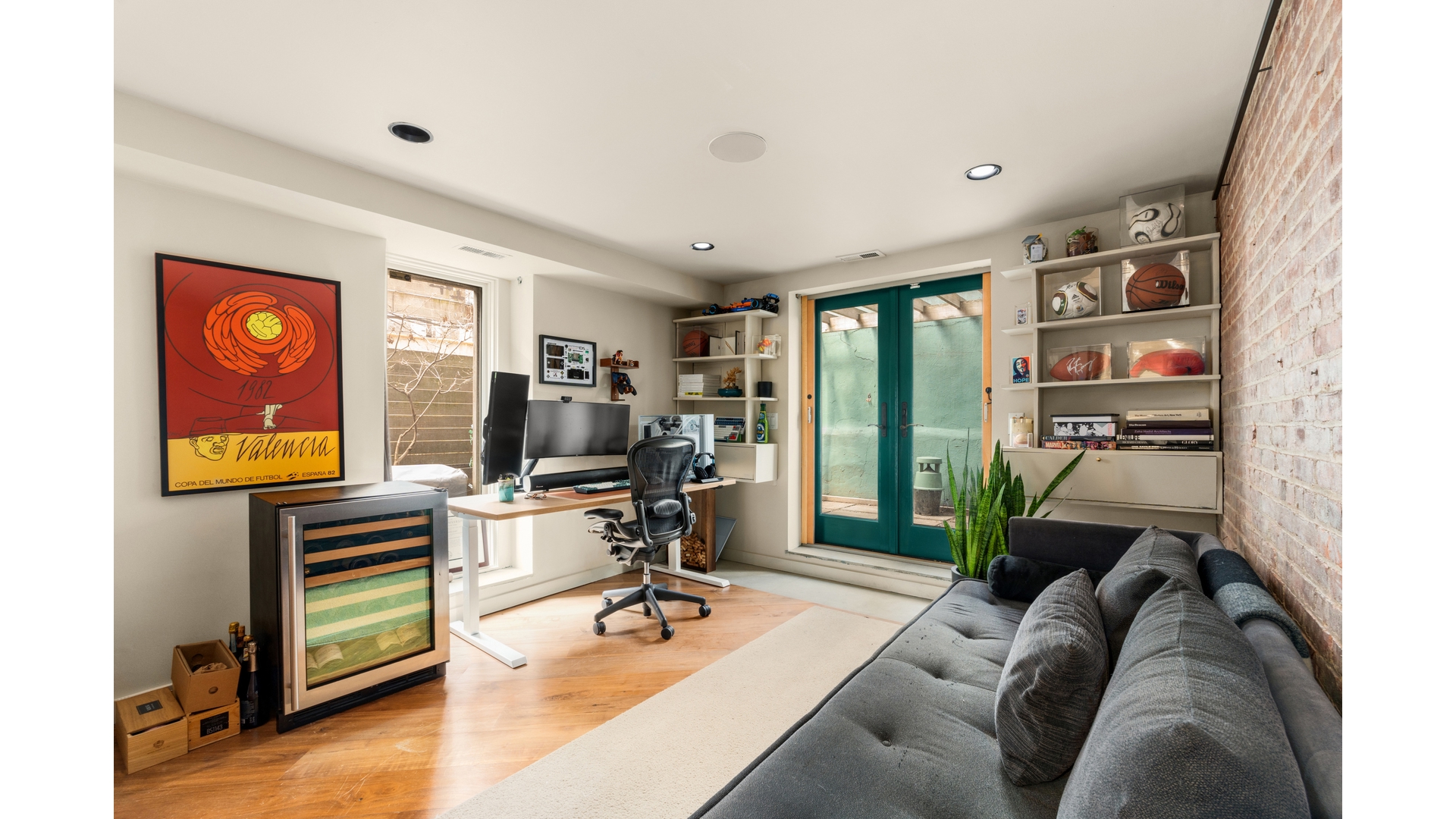 #8 photo, 357 W 29TH Street, Chelsea , NY 10001