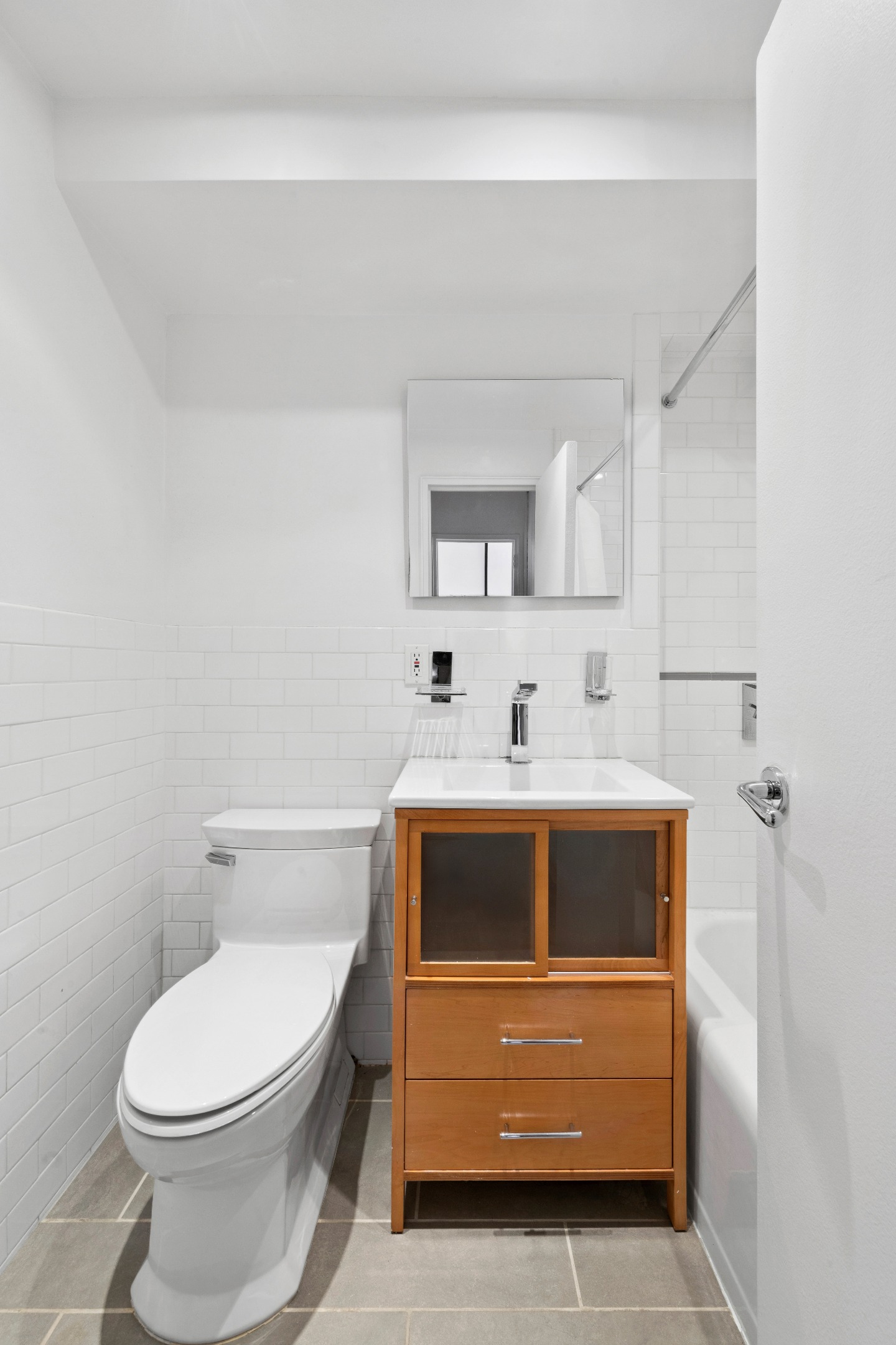 #5 photo, 69 W 9th Street, Greenwich Village , NY 10011