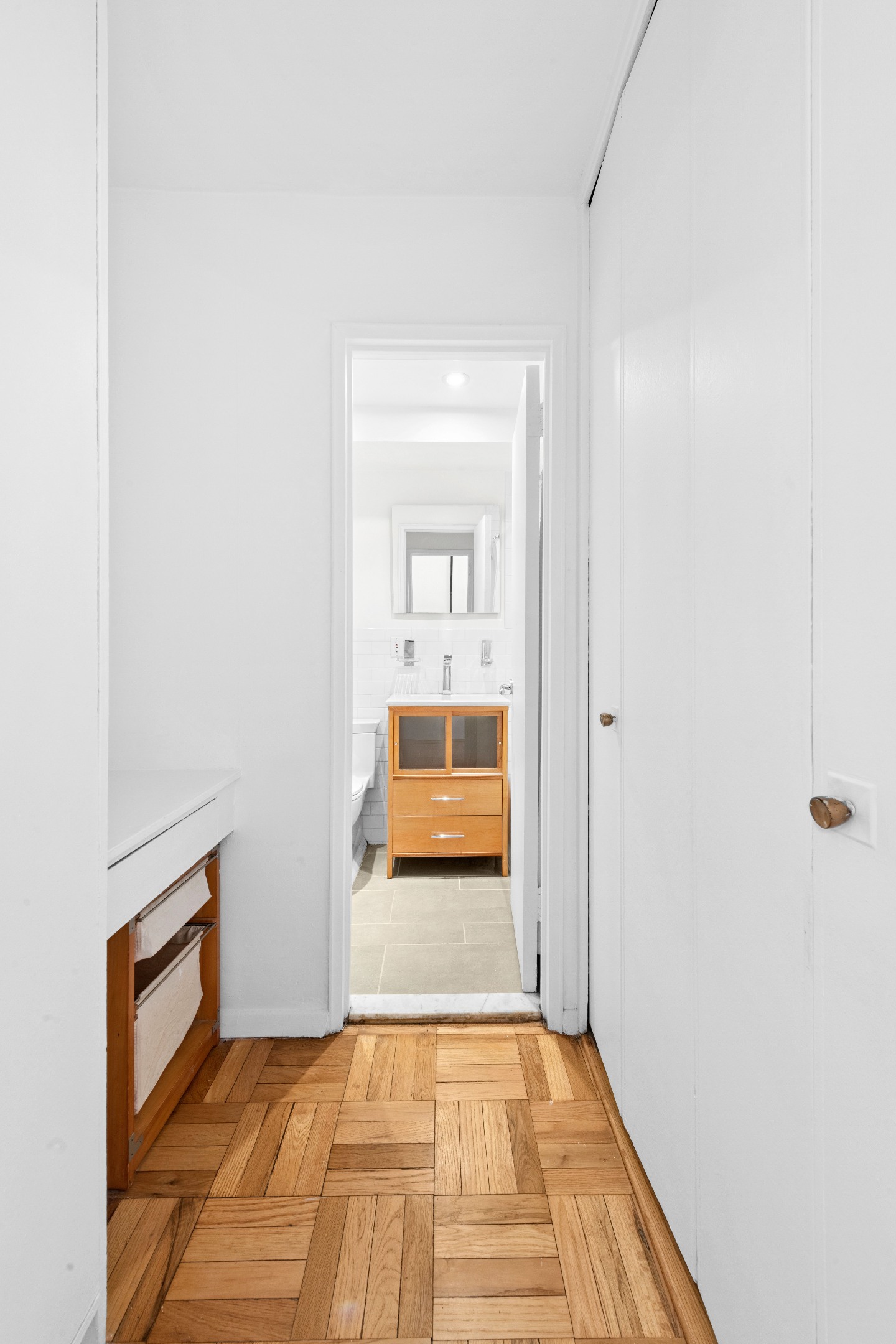 #6 photo, 69 W 9th Street, Greenwich Village , NY 10011