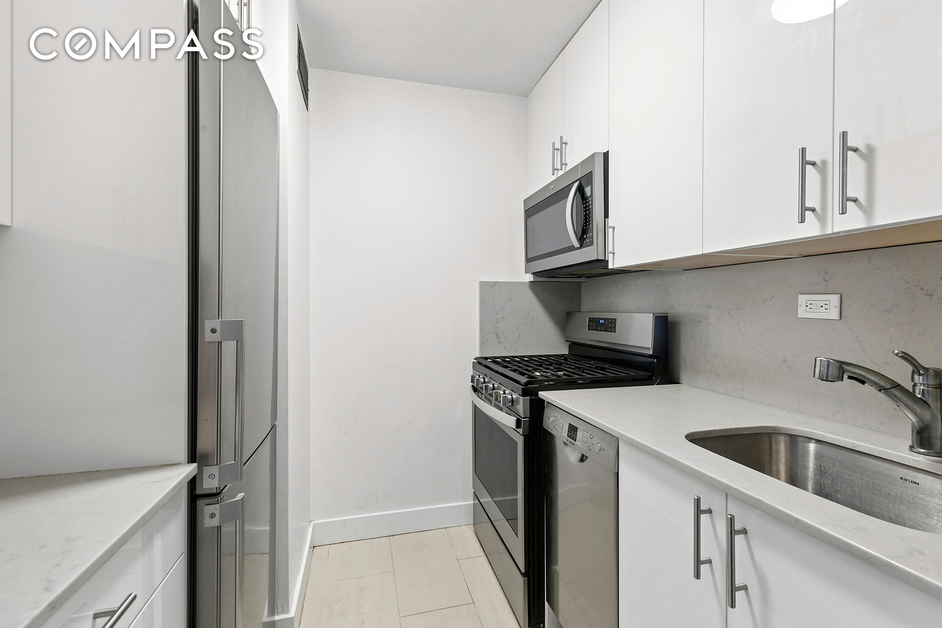 #4 photo, 201 E 17th Street, Gramercy Park , NY 10003