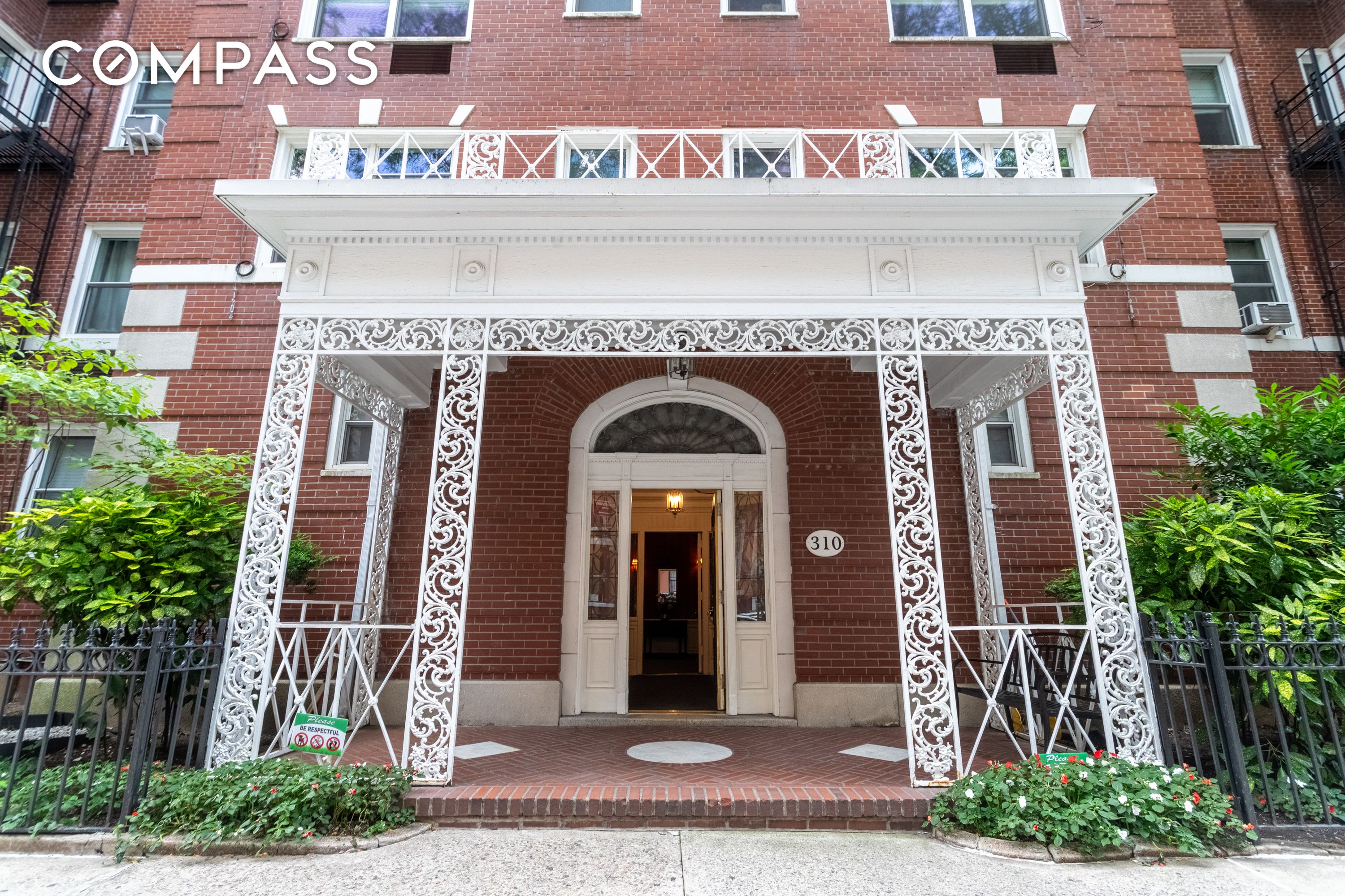 #6 photo, 310 W 55th Street, Hell's Kitchen , NY 10019