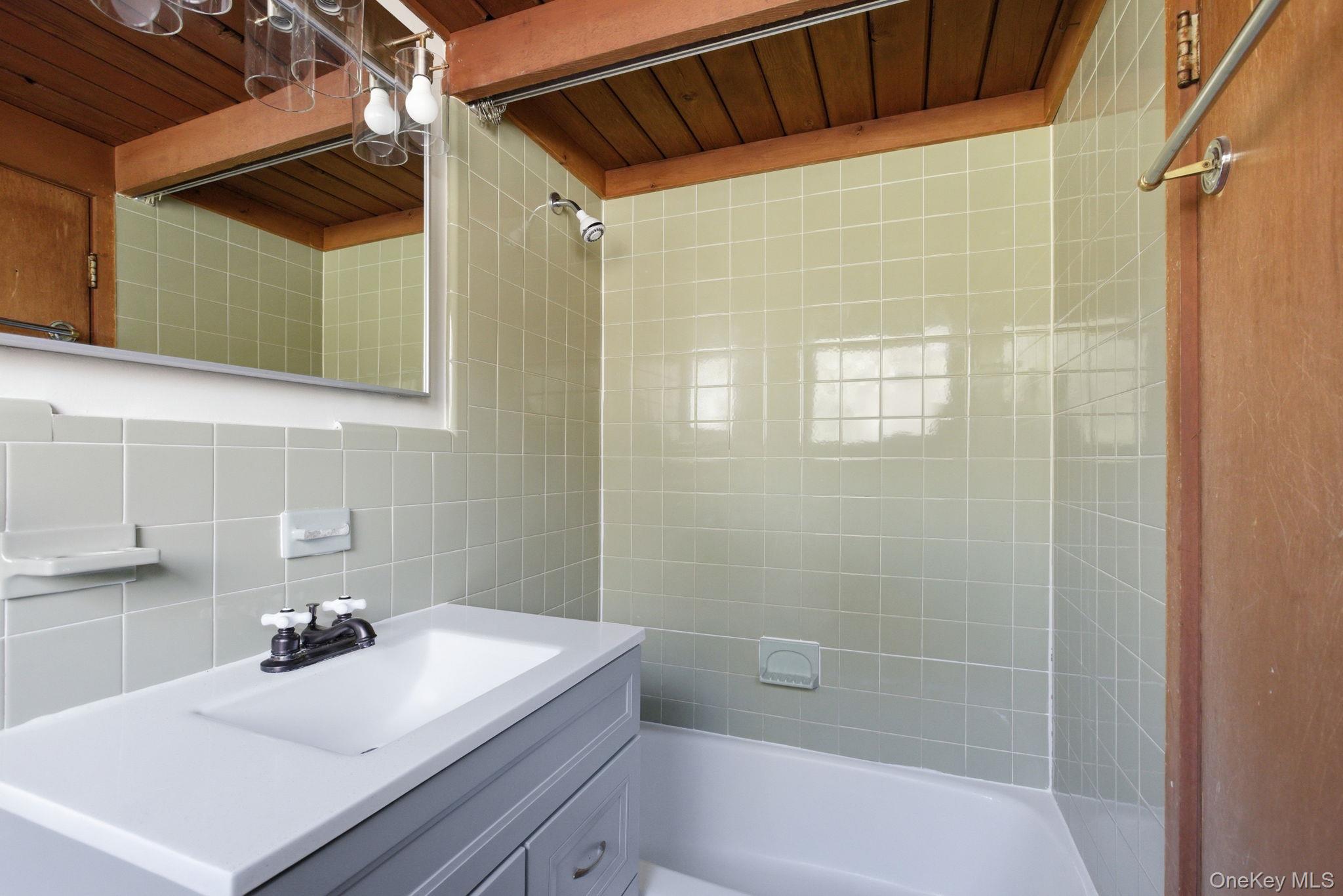 #11 photo, 304 Lake Lodge Drive, Pleasant Valley , NY 12569