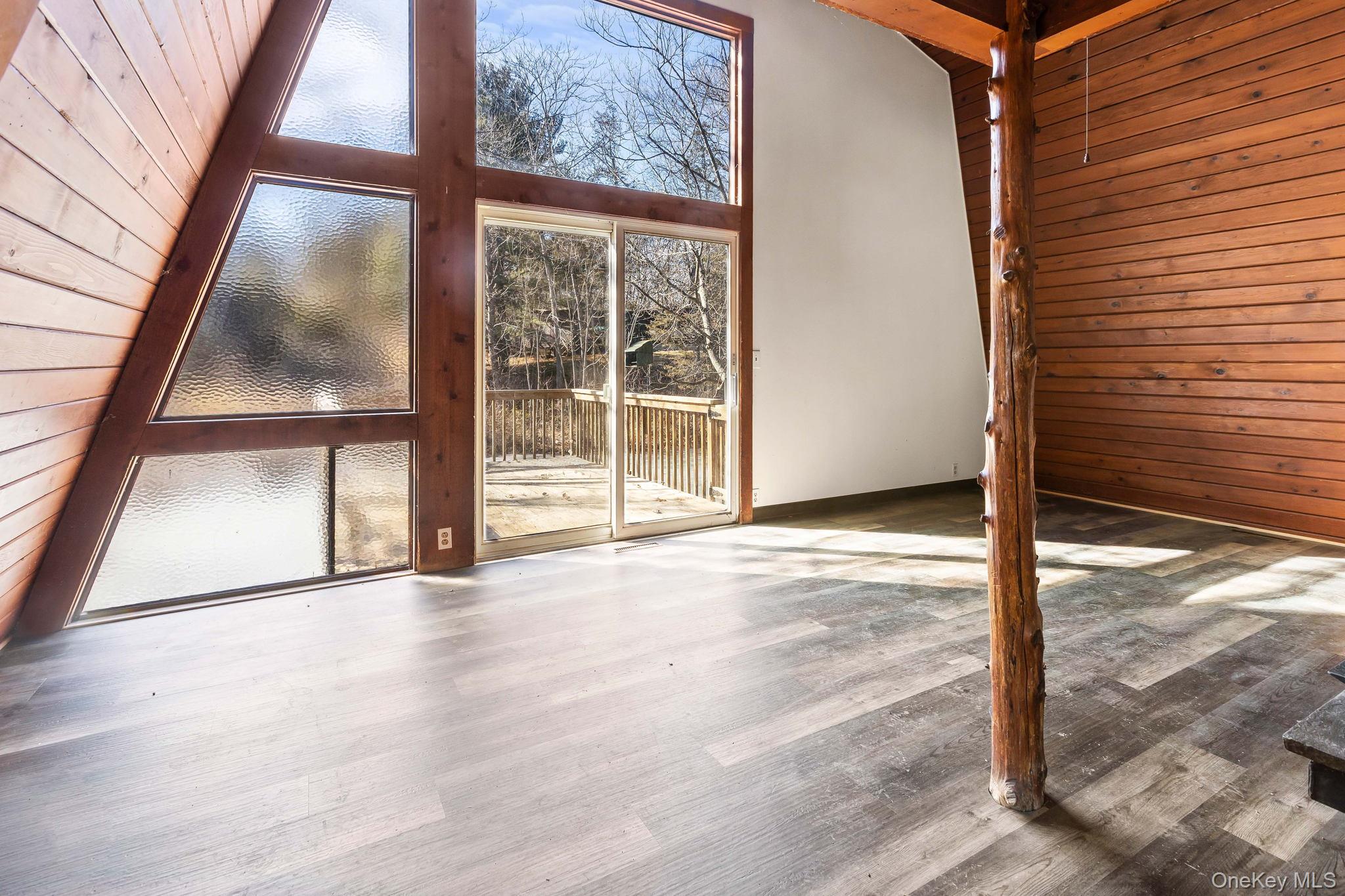 #7 photo, 304 Lake Lodge Drive, Pleasant Valley , NY 12569