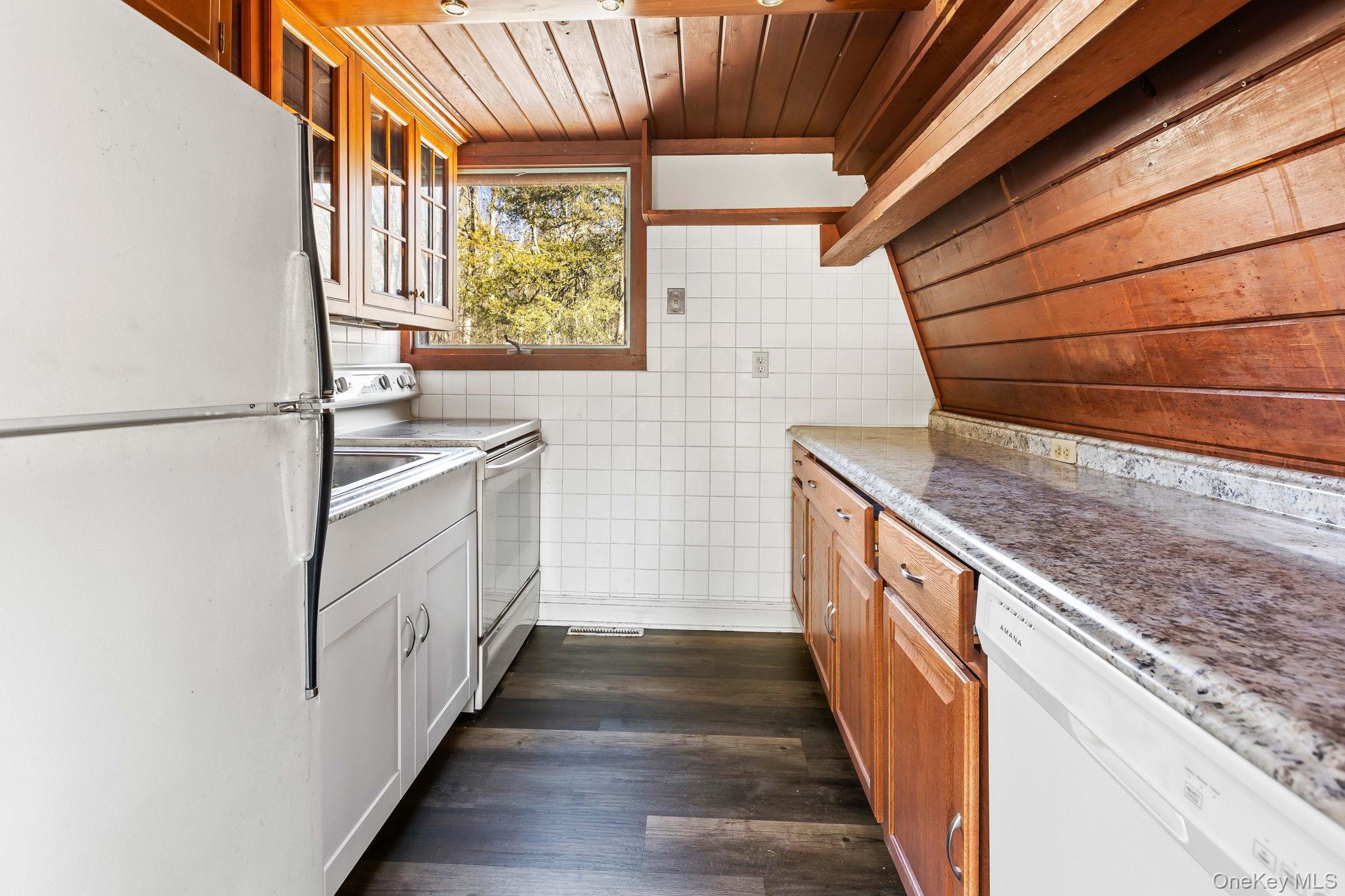 #8 photo, 304 Lake Lodge Drive, Pleasant Valley , NY 12569