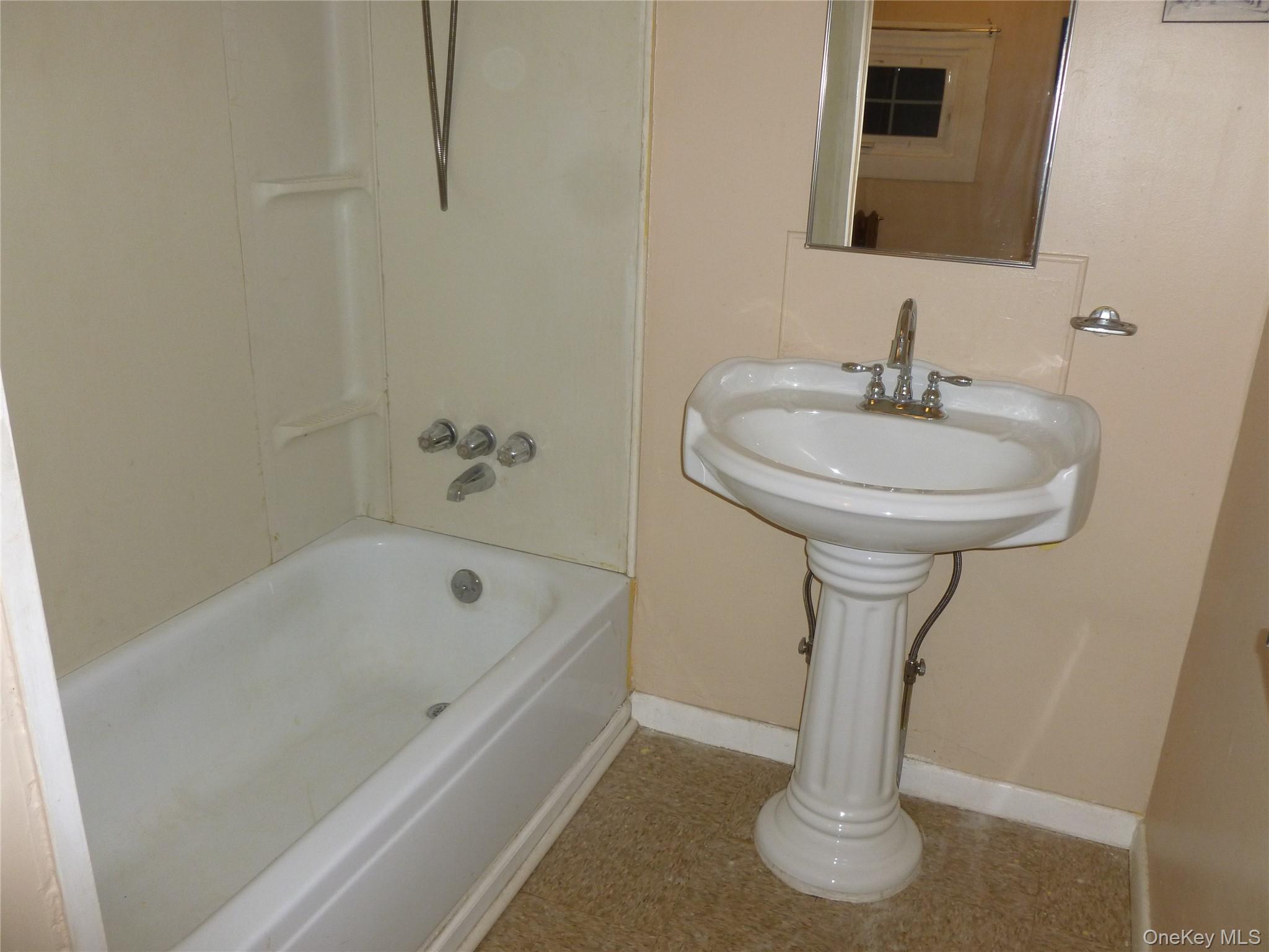 #10 photo, 19 Main Street, 뉴욕주 Wappingers Falls , NY 12590