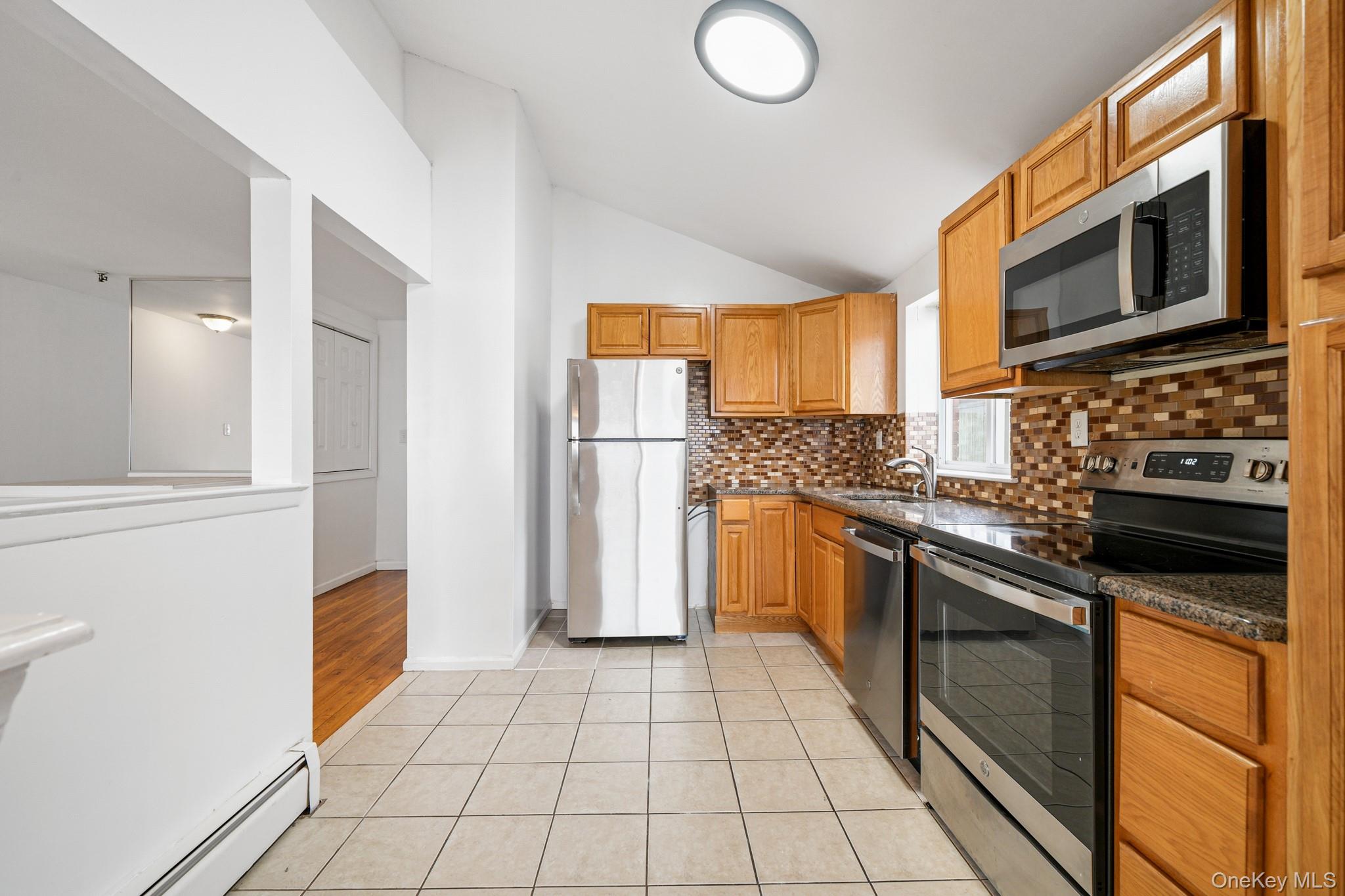 #4 photo, 1466 Shore Drive, Bronx , NY 10465