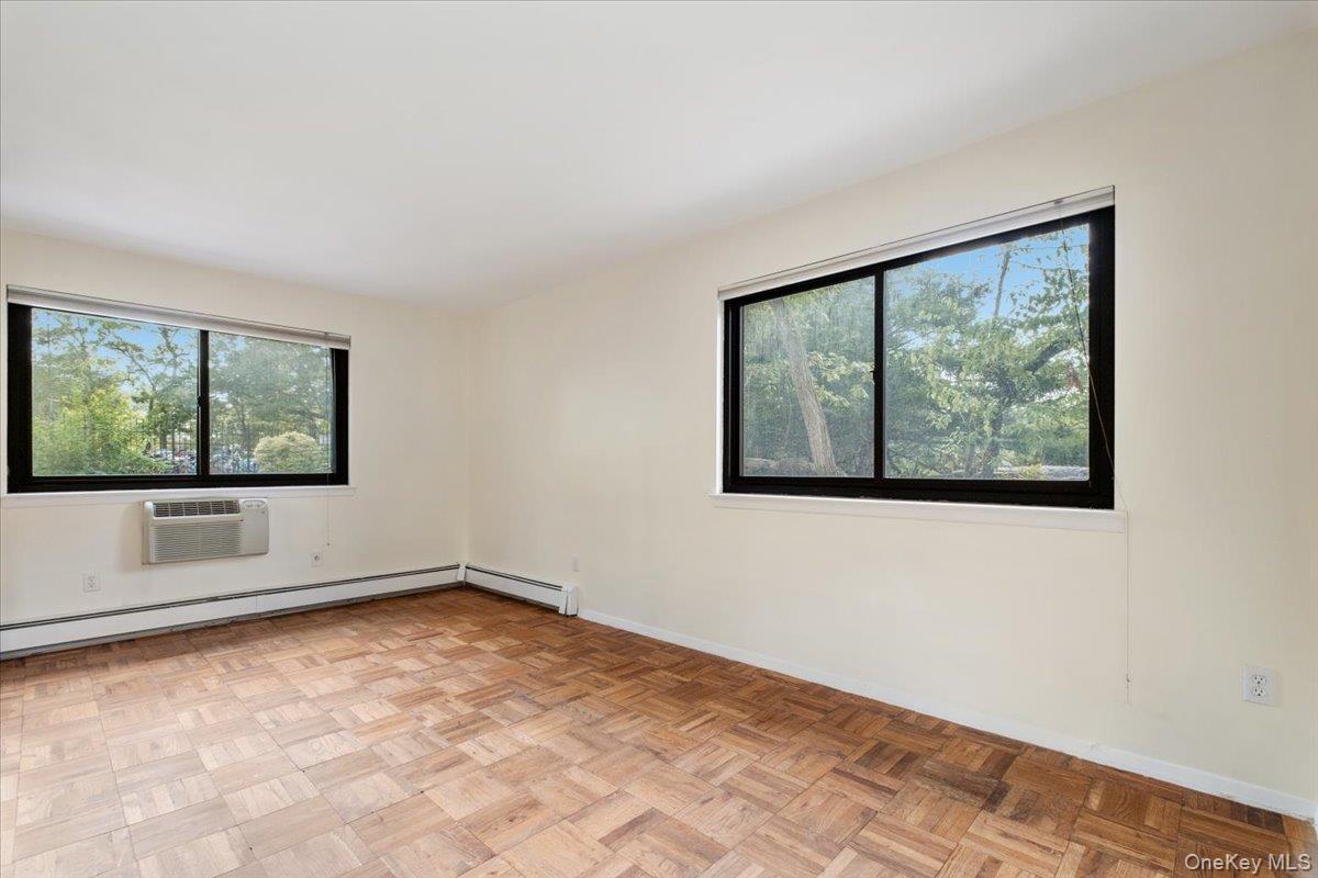 #13 photo, 356 Central Park Avenue, 纽约州 Scarsdale , NY 10583