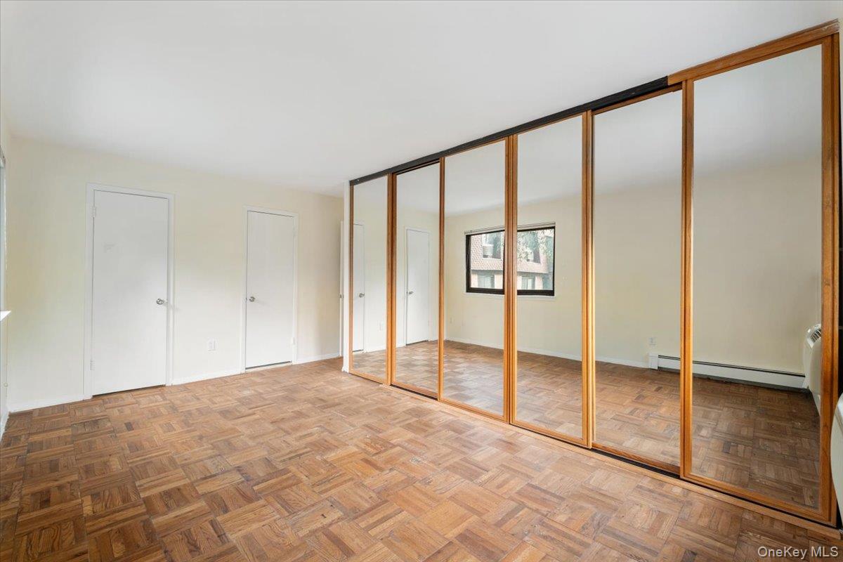 #15 photo, 356 Central Park Avenue, 纽约州 Scarsdale , NY 10583