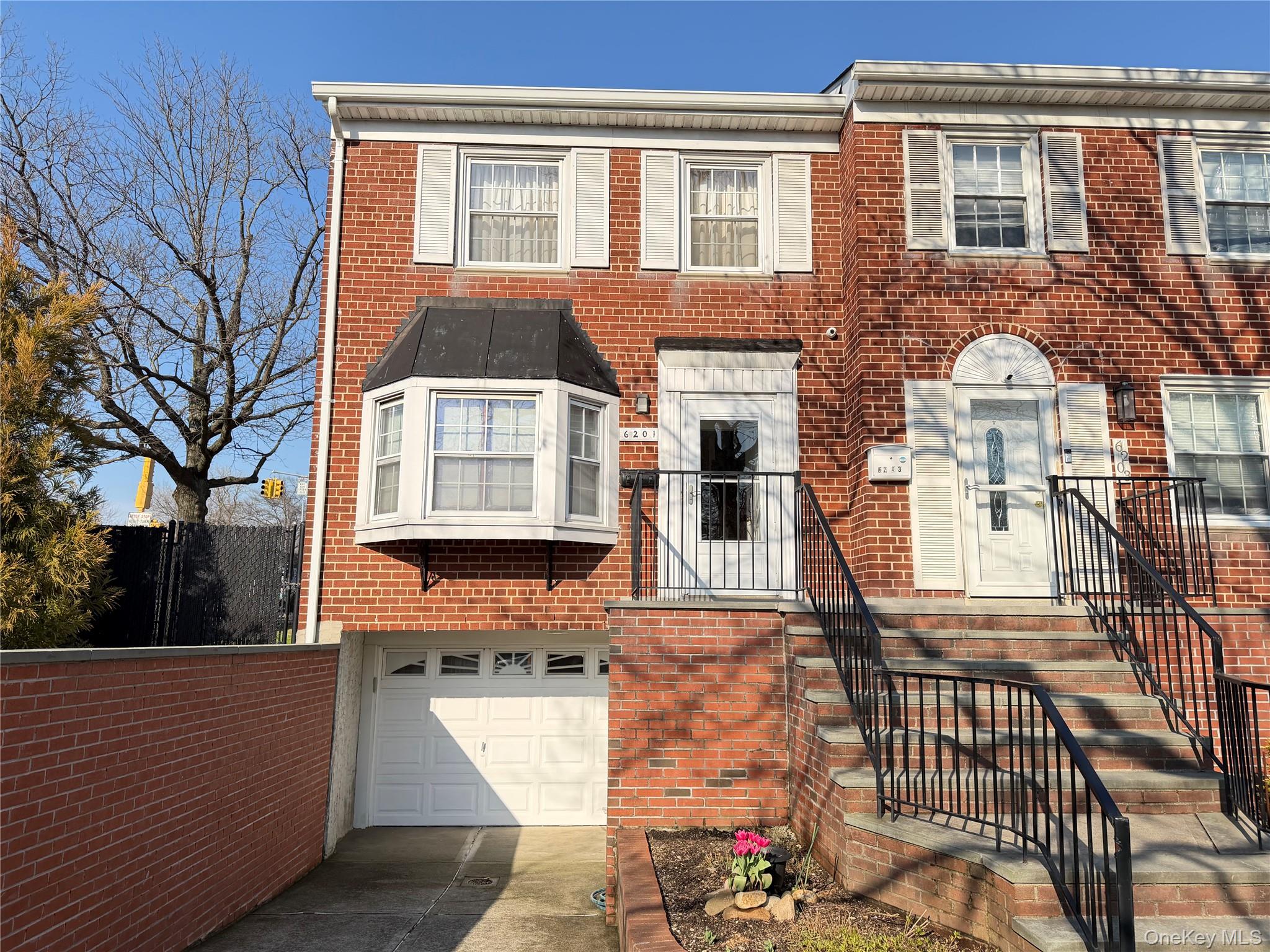 #1 photo, 62-01 Douglaston Parkway, 皇后区 道格拉斯顿 Douglaston , NY 11362