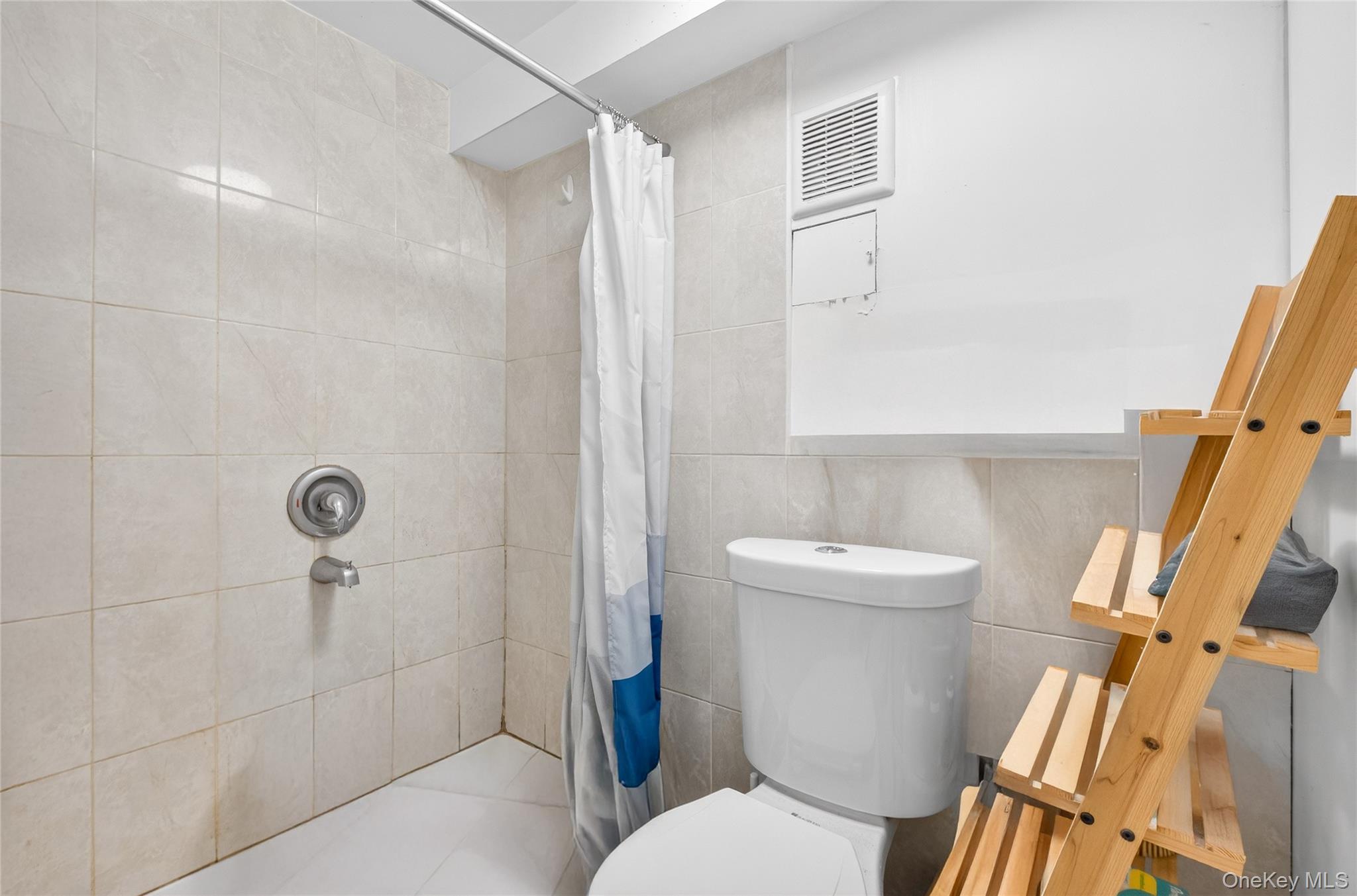 #15 photo, 62-01 Douglaston Parkway, クイーンズ区 Douglaston , NY 11362