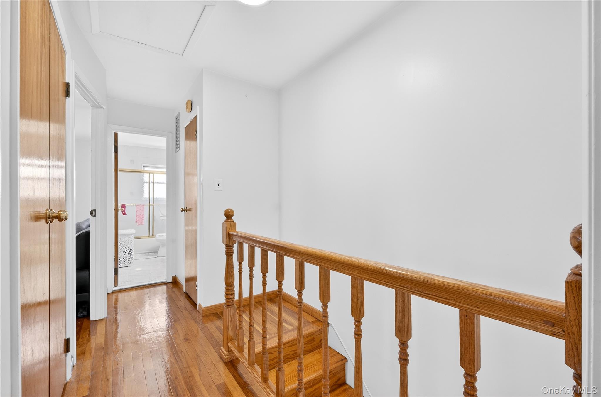 #18 photo, 62-01 Douglaston Parkway, クイーンズ区 Douglaston , NY 11362