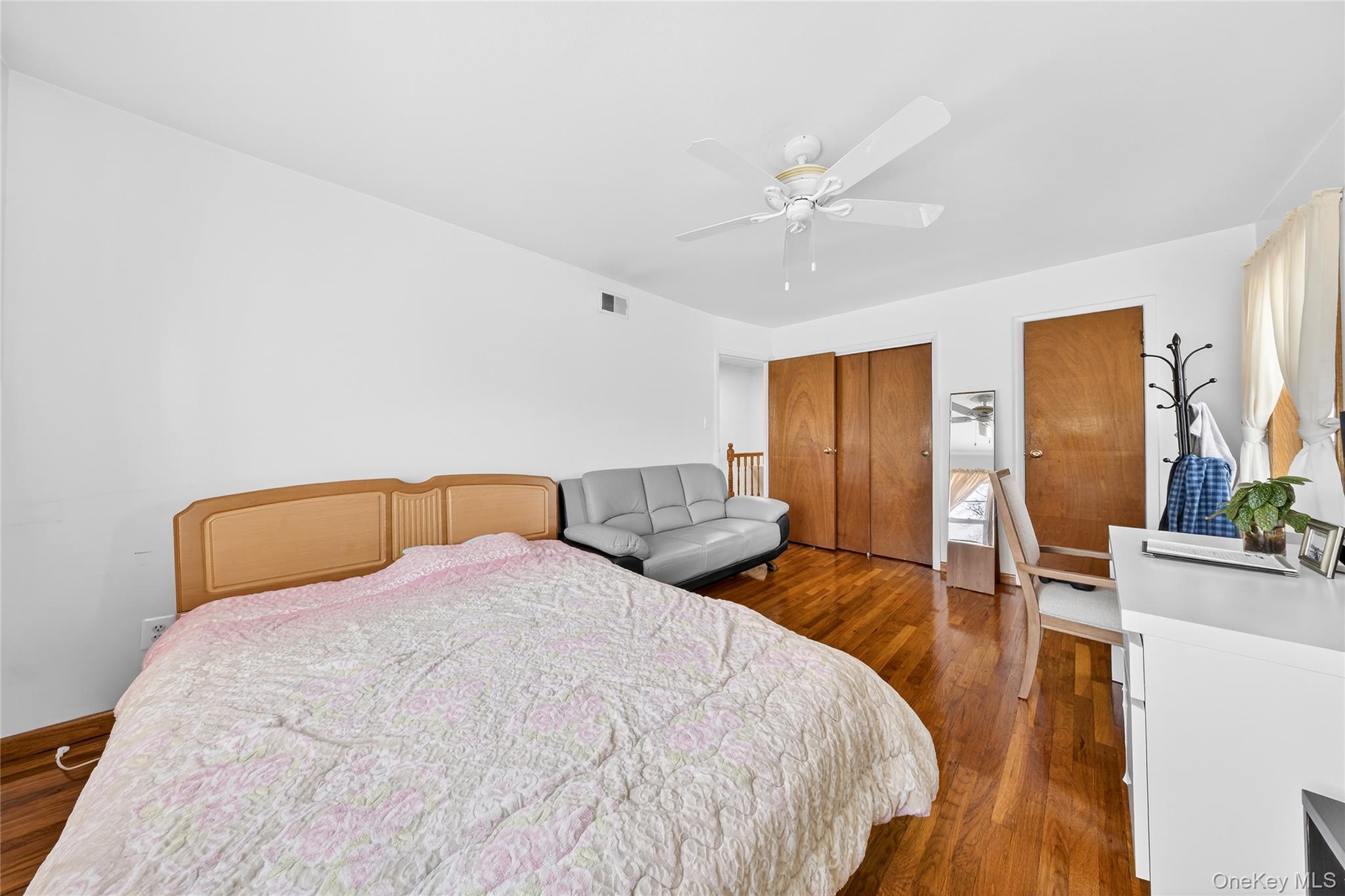 #20 photo, 62-01 Douglaston Parkway, クイーンズ区 Douglaston , NY 11362