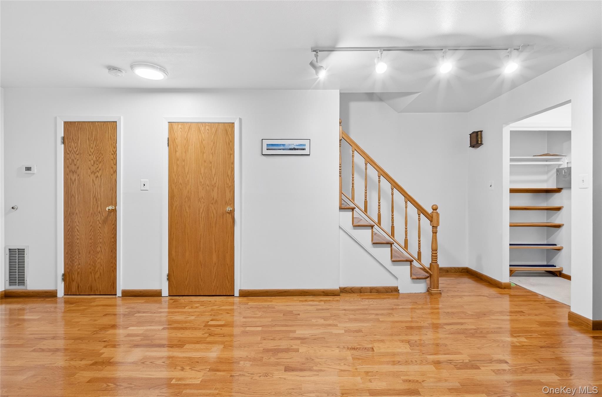 #7 photo, 62-01 Douglaston Parkway, クイーンズ区 Douglaston , NY 11362